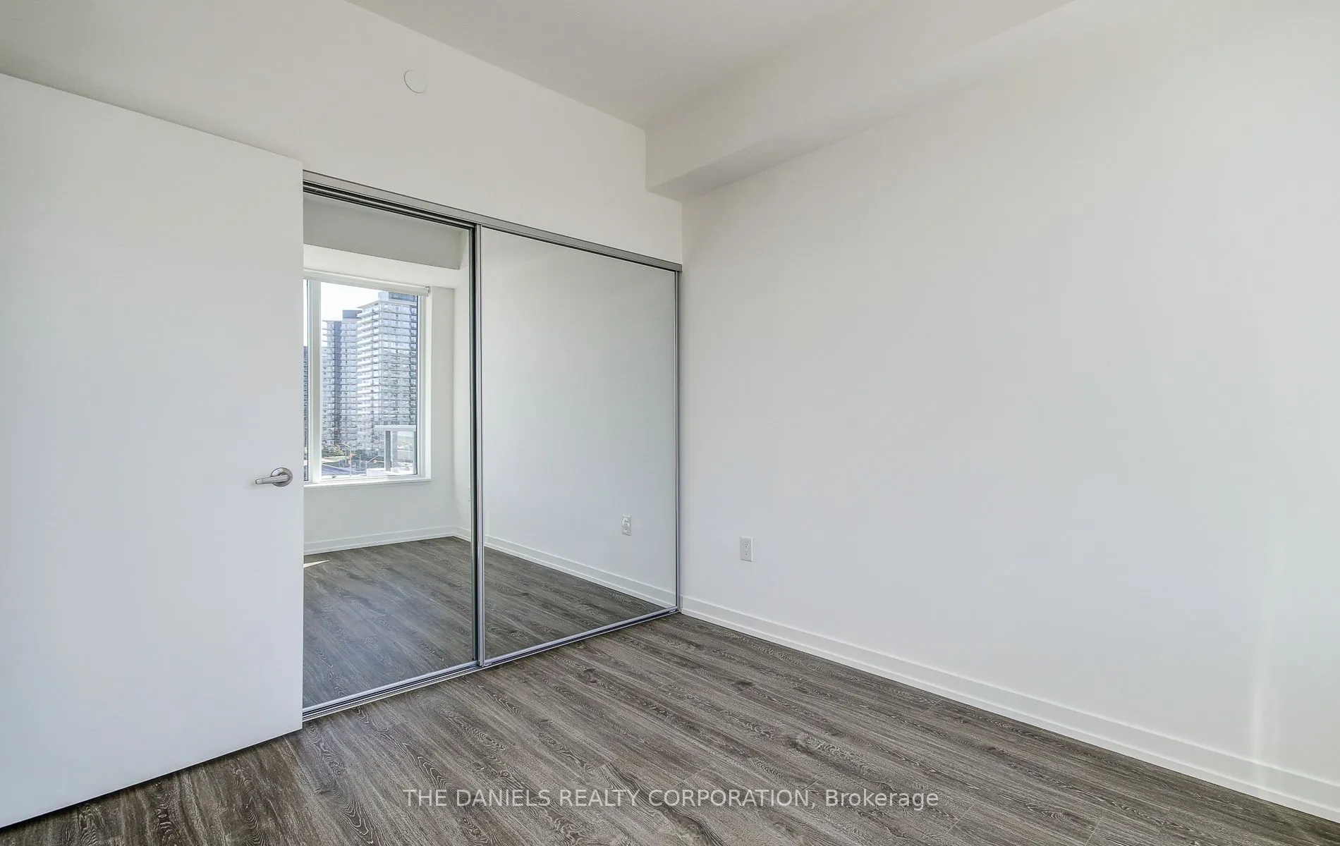 2485 Eglinton Avenue W, #822
