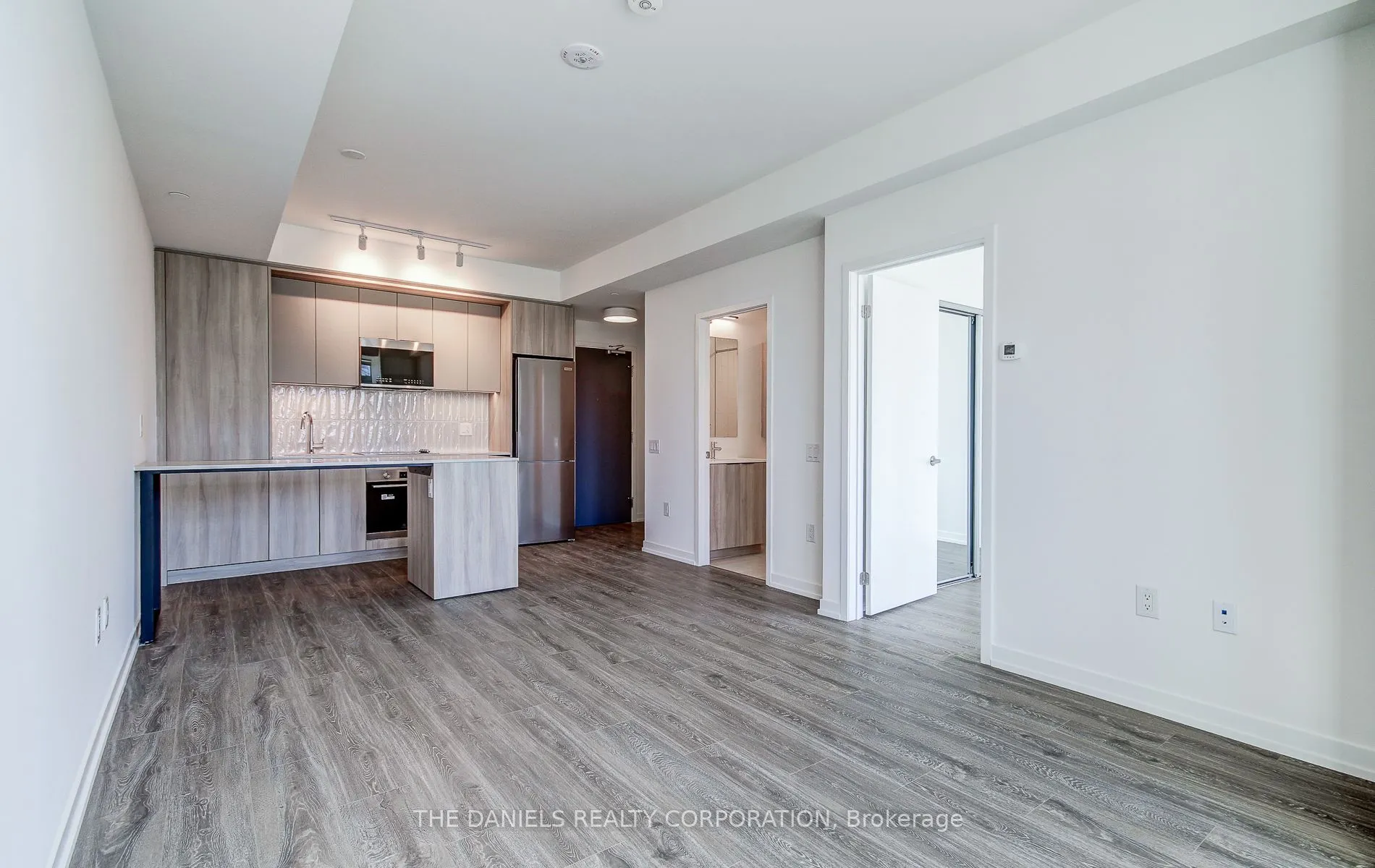 2485 Eglinton Avenue W, #822