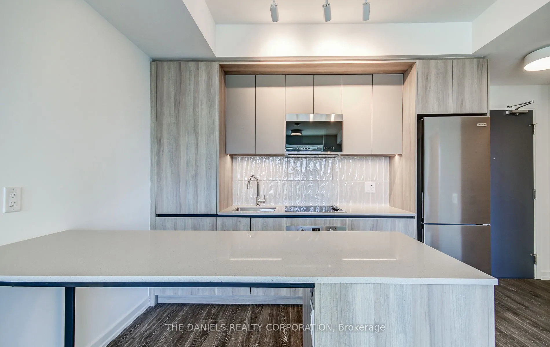 2485 Eglinton Avenue W, #822