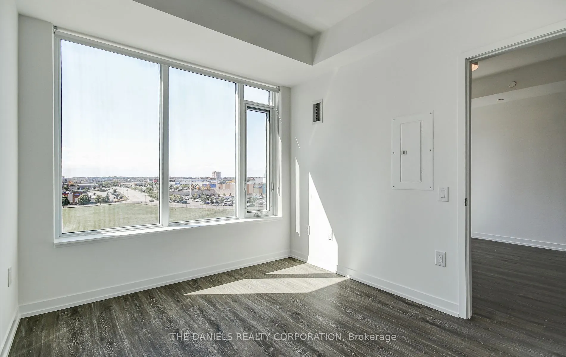 2485 Eglinton Avenue W, #822