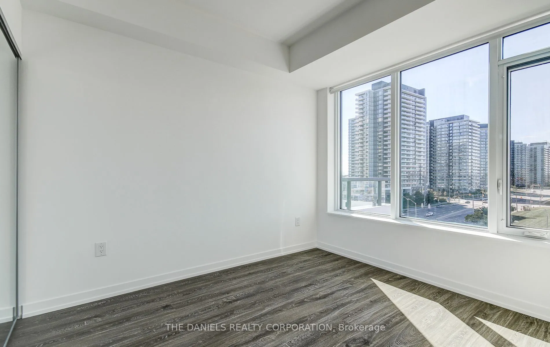 2485 Eglinton Avenue W, #822