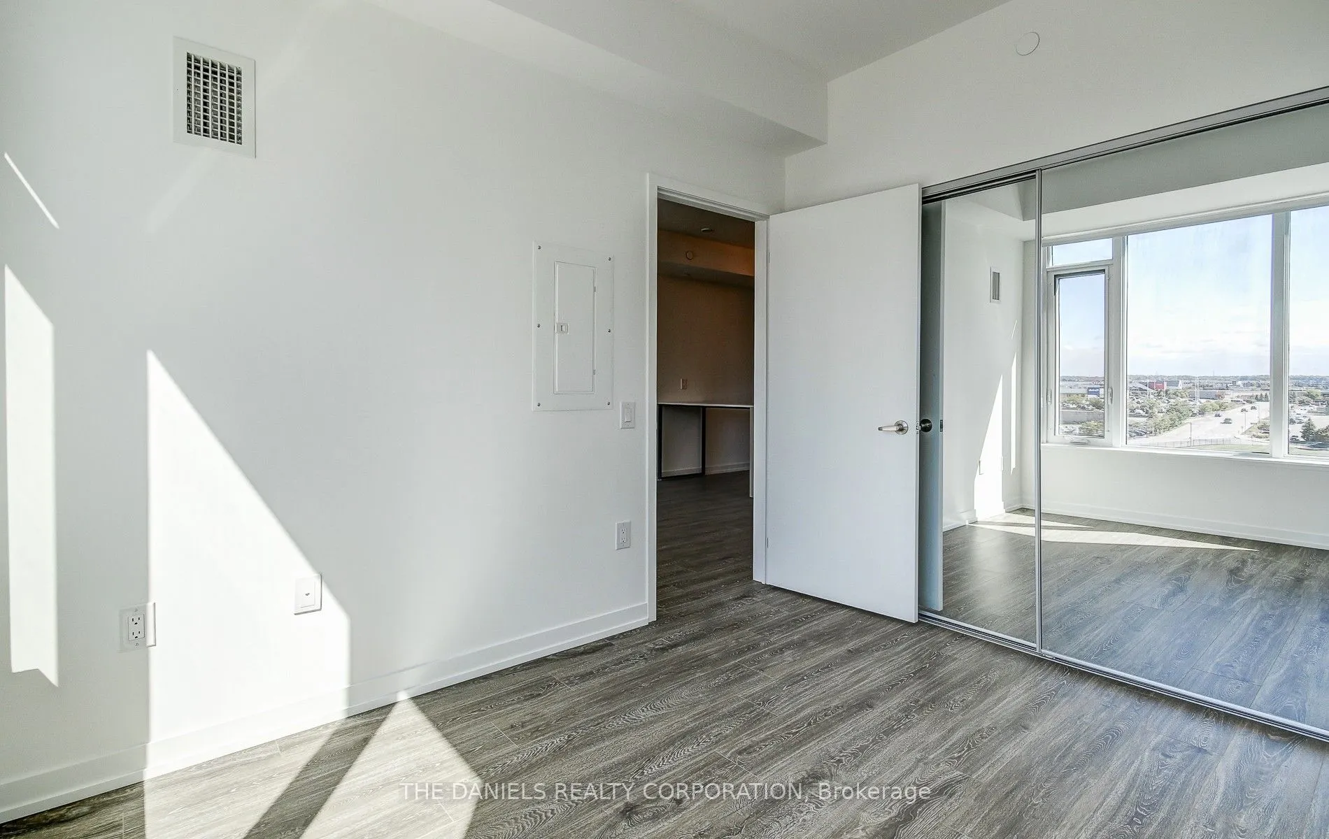 2485 Eglinton Avenue W, #822