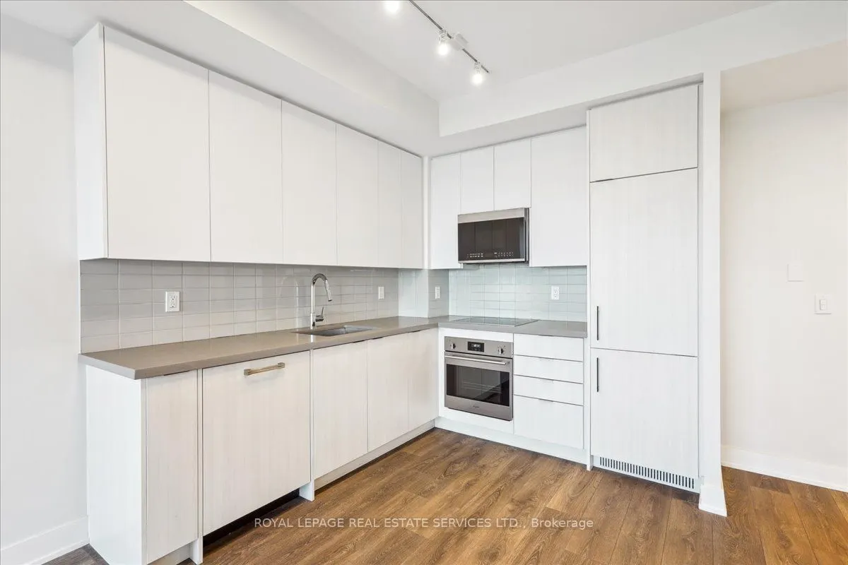 297 Oak Walk Drive, #805
