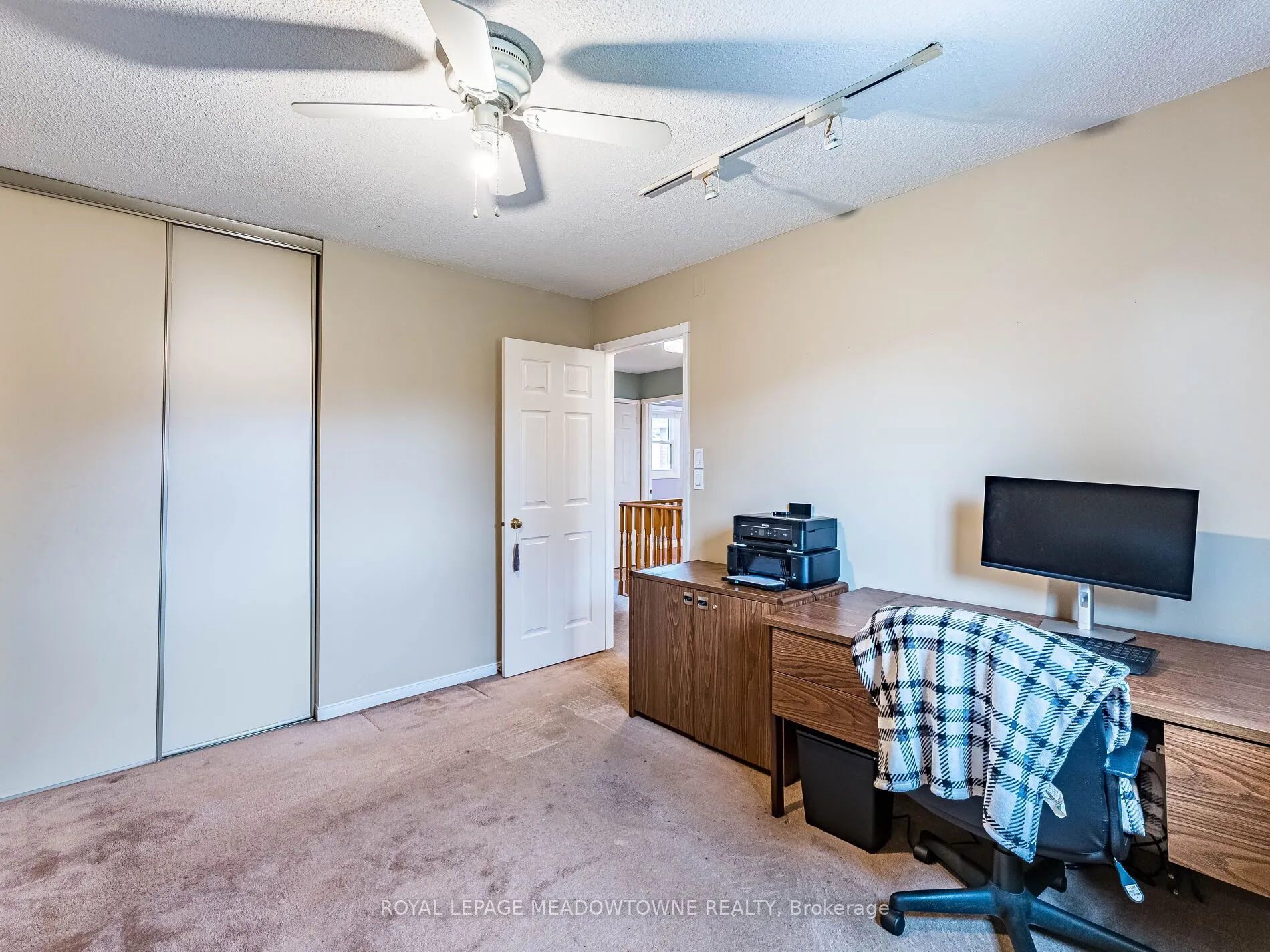 40 Lord Simcoe Drive
