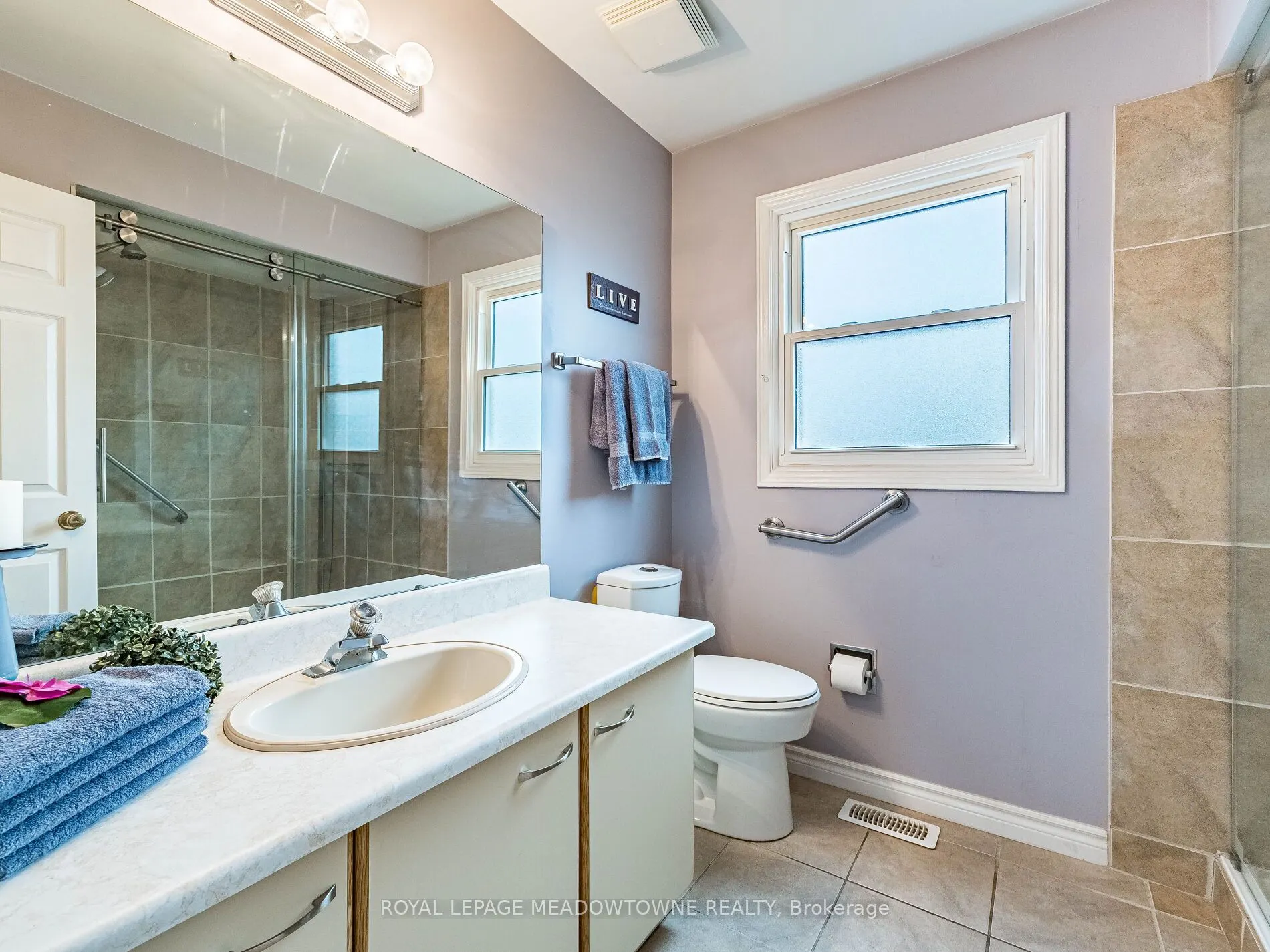 40 Lord Simcoe Drive