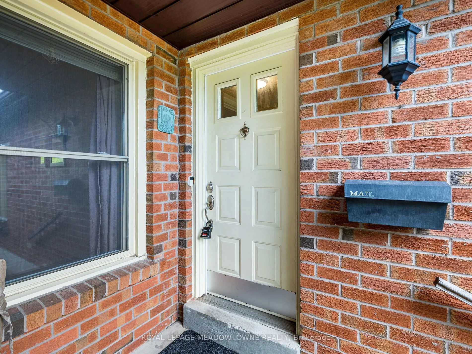 40 Lord Simcoe Drive