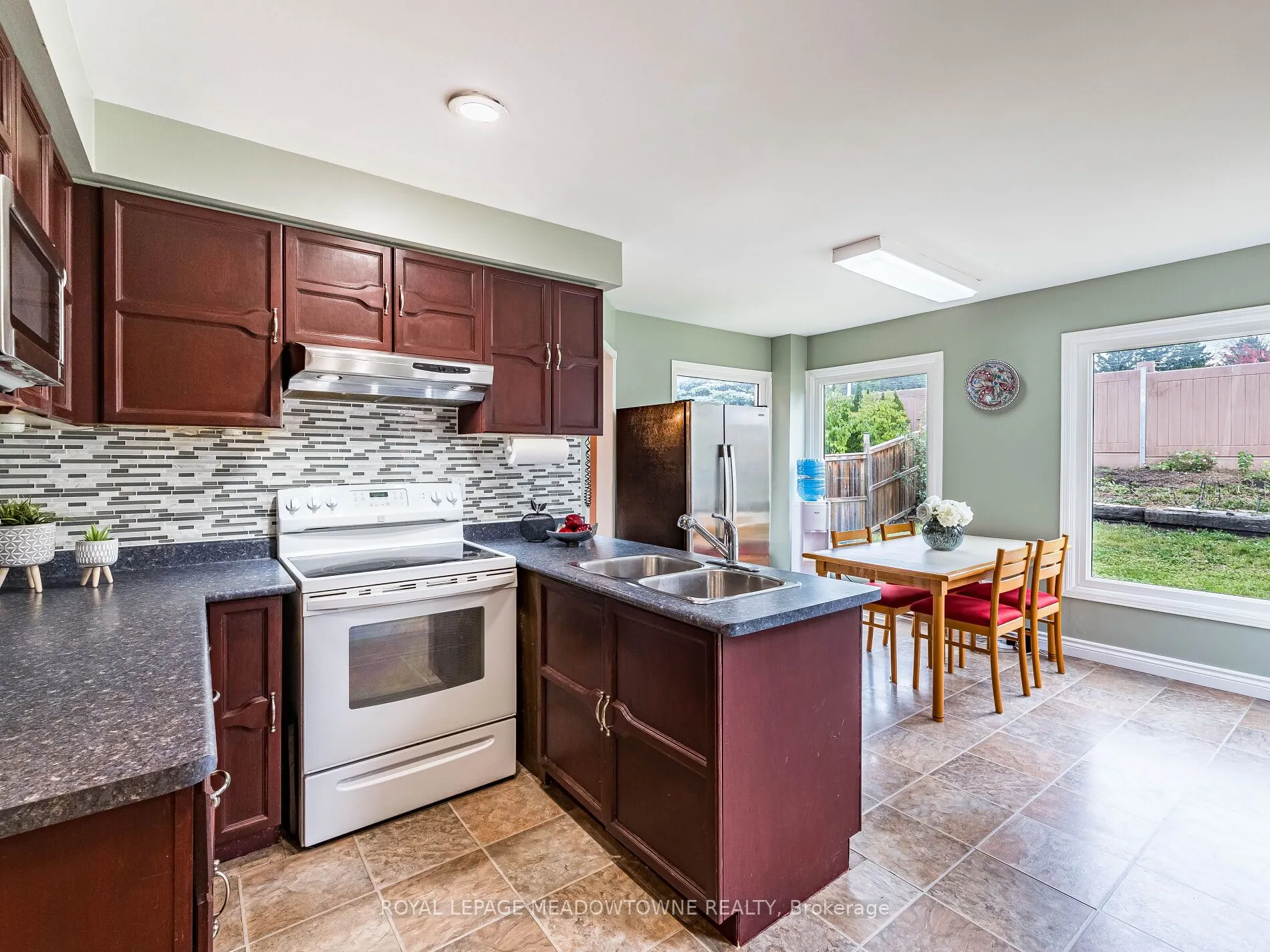 40 Lord Simcoe Drive