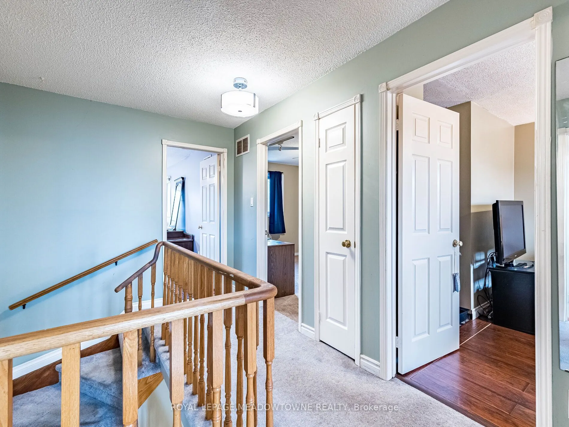 40 Lord Simcoe Drive