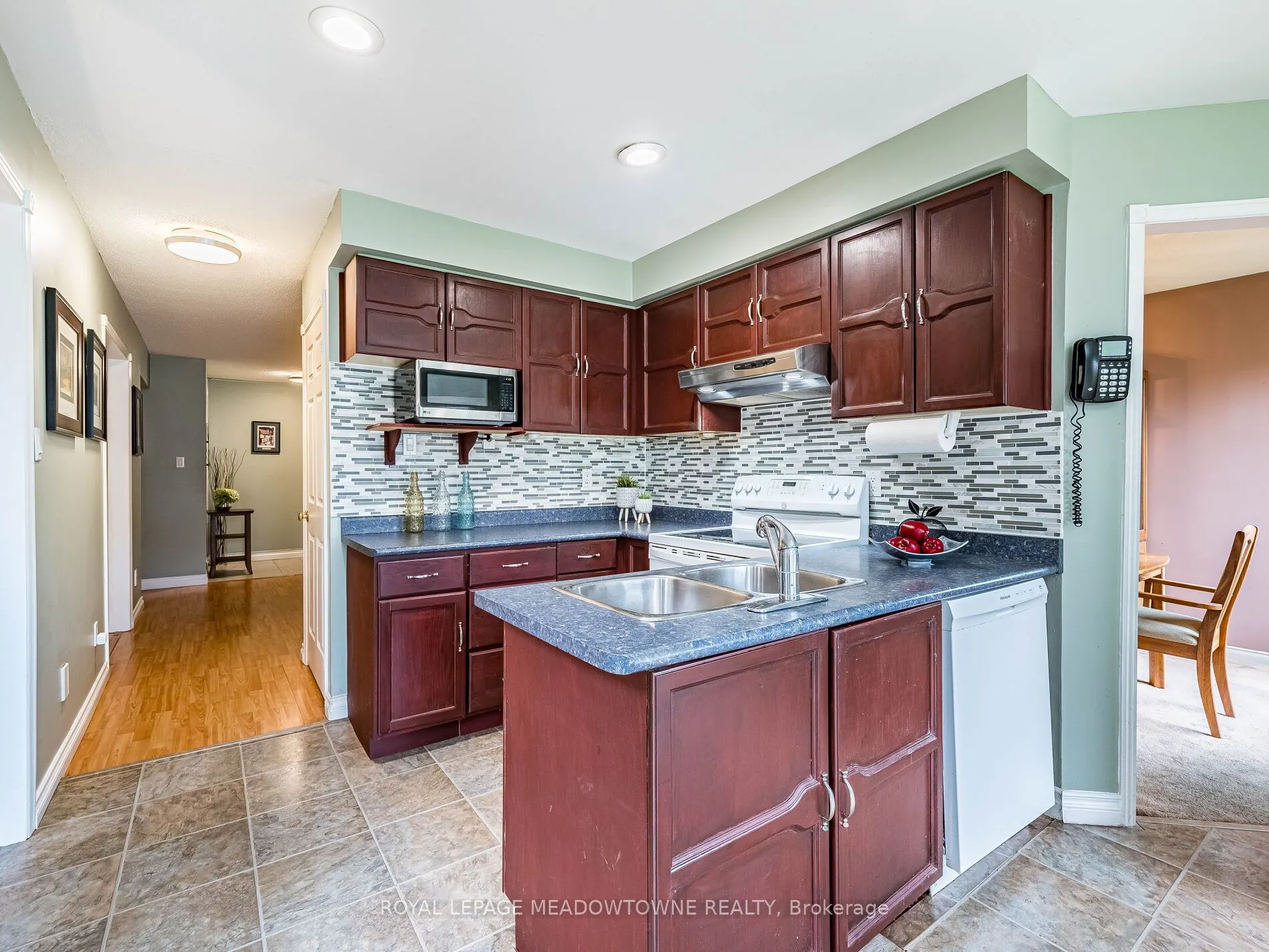 40 Lord Simcoe Drive