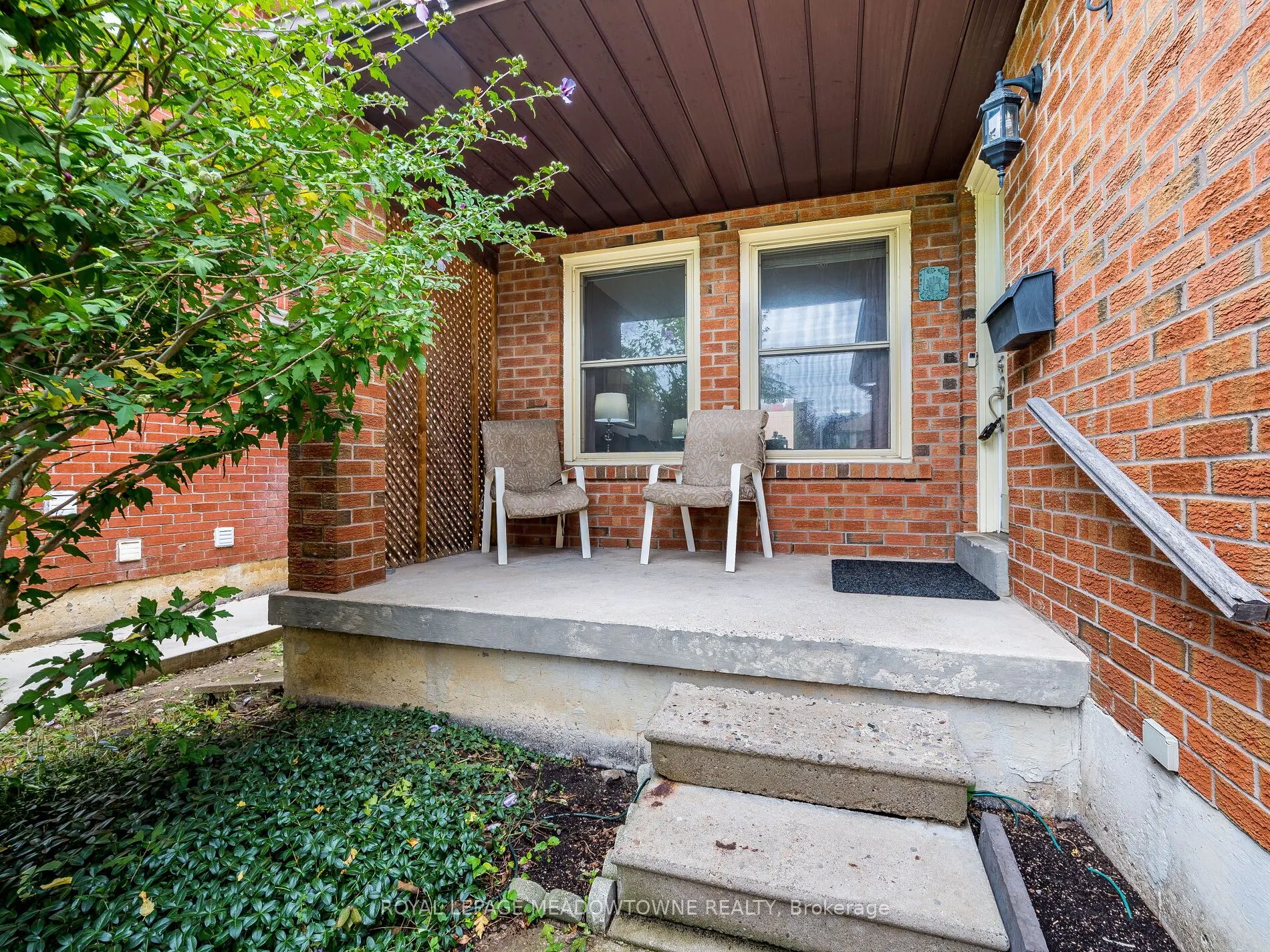 40 Lord Simcoe Drive