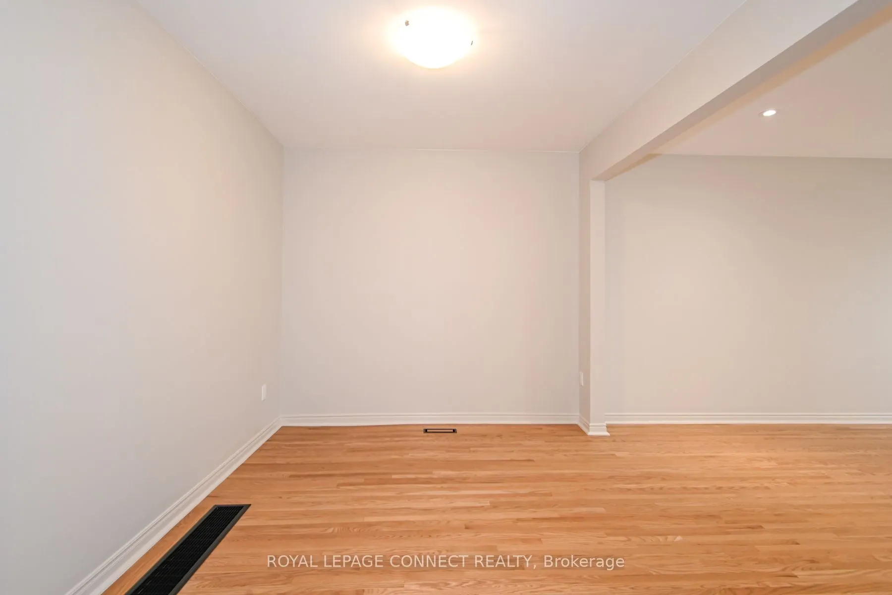 28 John Lindsay Court, #Main Level