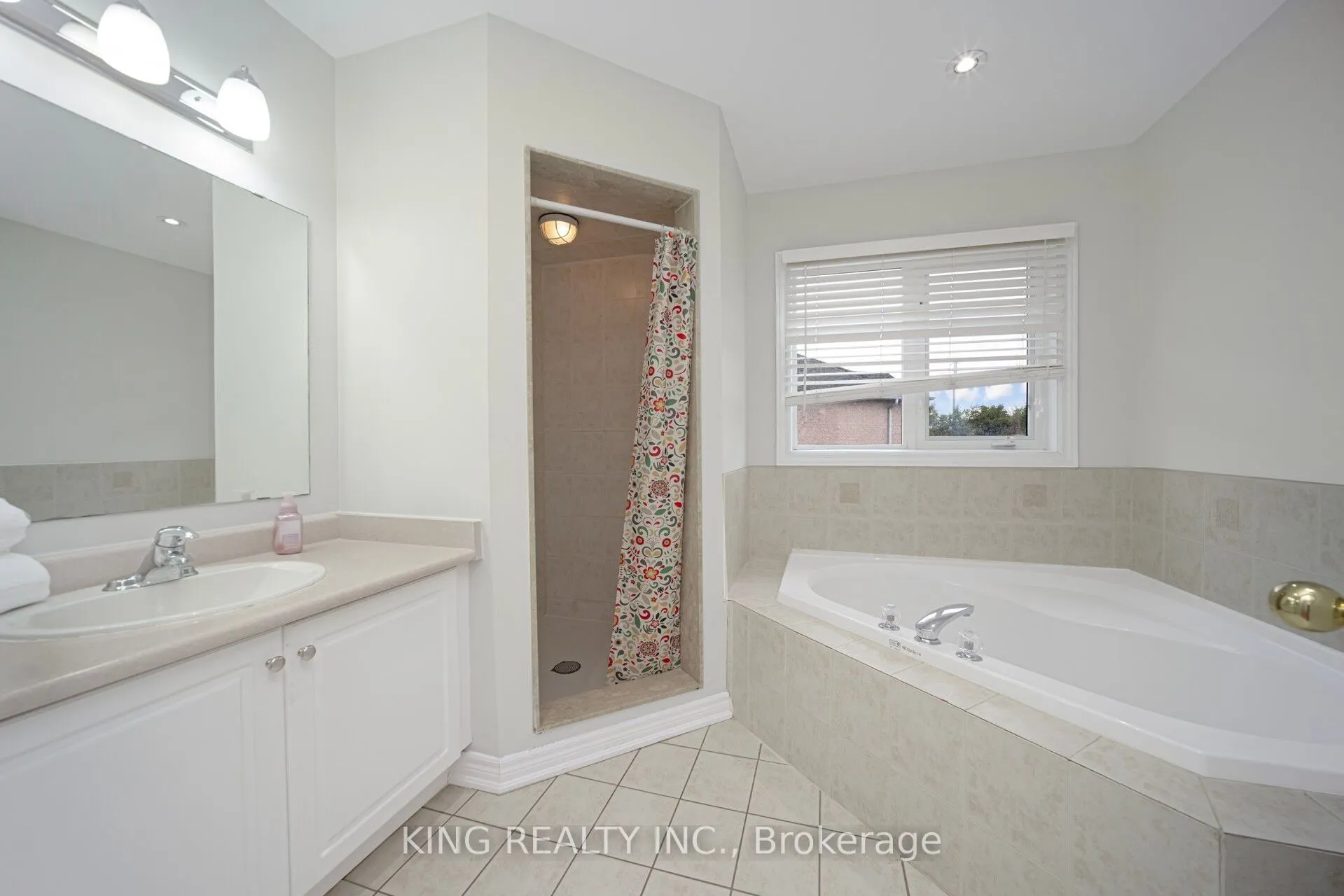 34 Dewridge Court