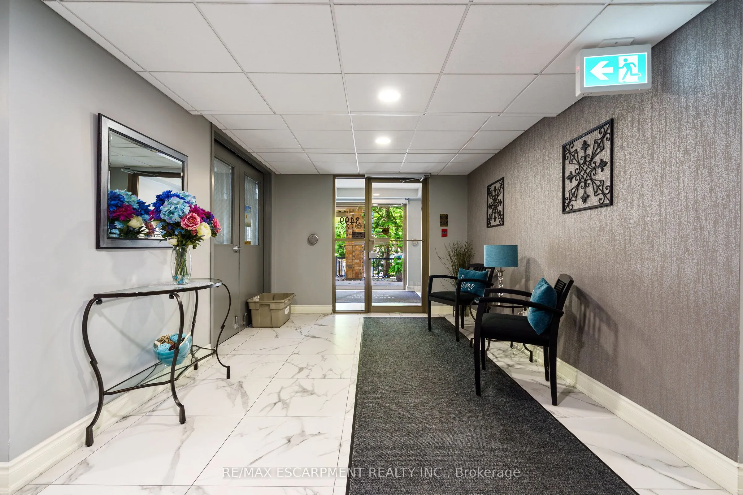 3499 UPPER MIDDLE Road, #211