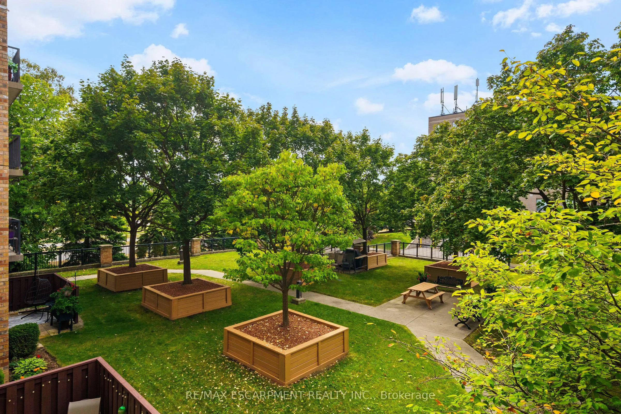 3499 UPPER MIDDLE Road, #211