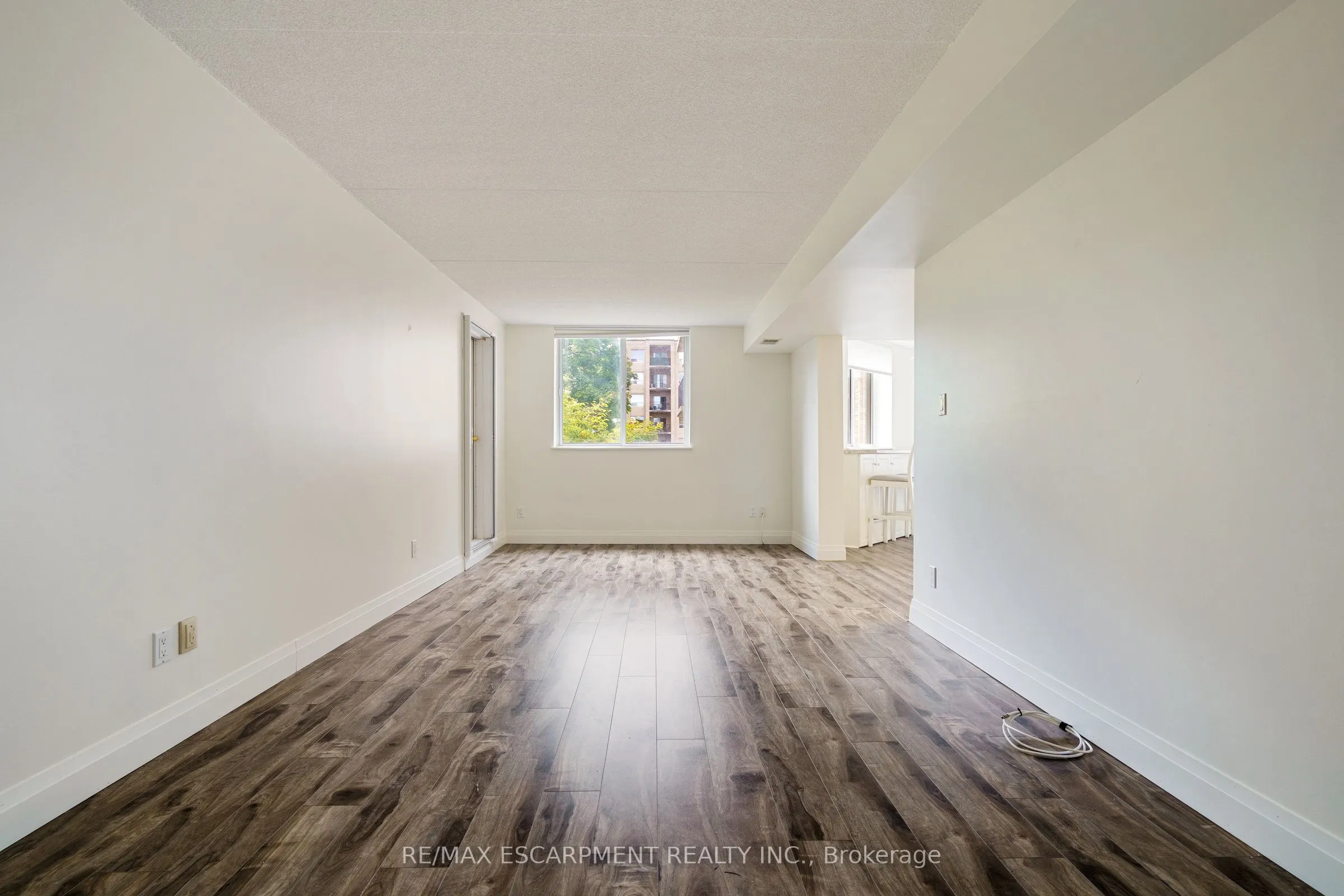 3499 UPPER MIDDLE Road, #211