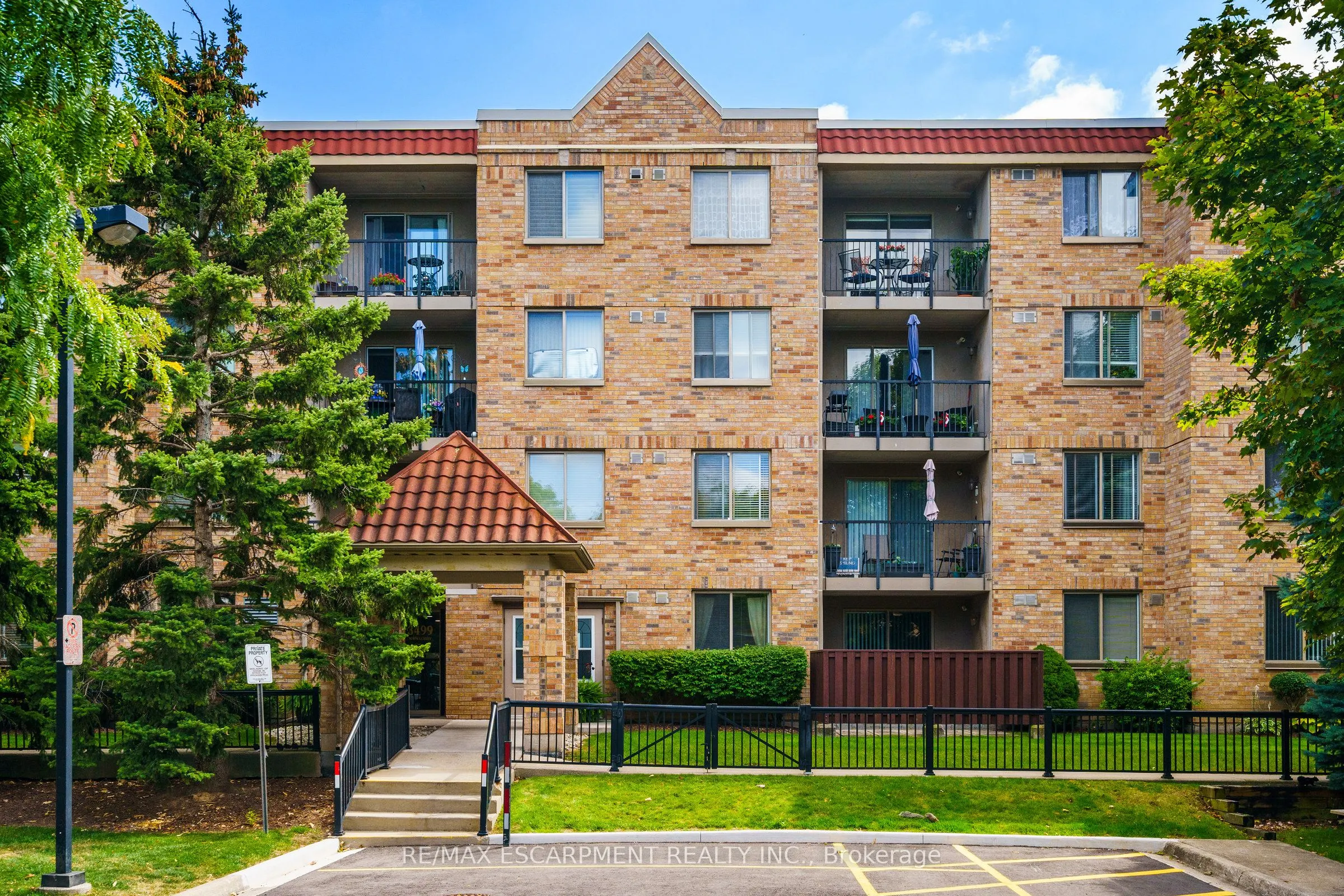 3499 UPPER MIDDLE Road, #211