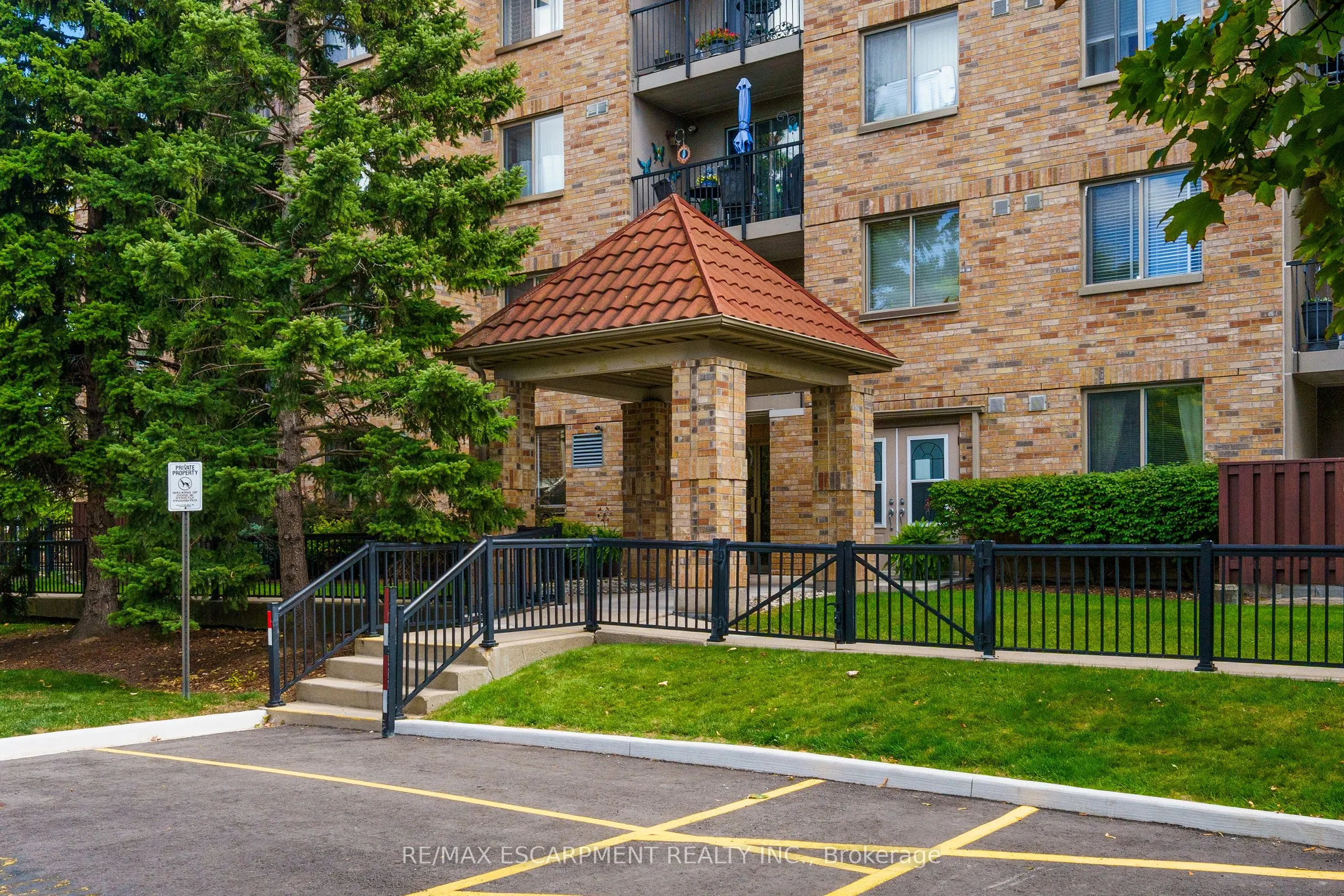 3499 UPPER MIDDLE Road, #211