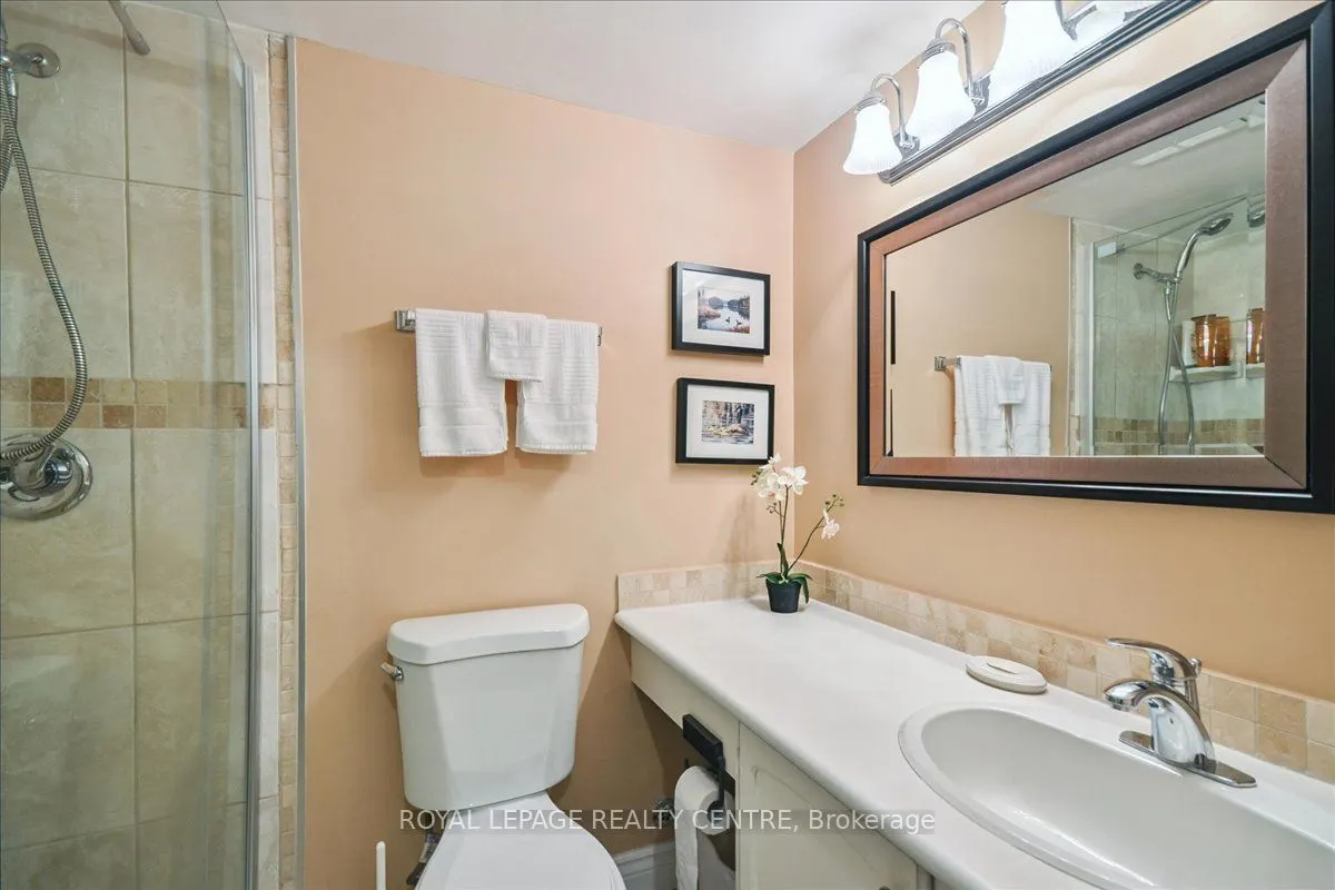 966 Inverhouse Drive, #907