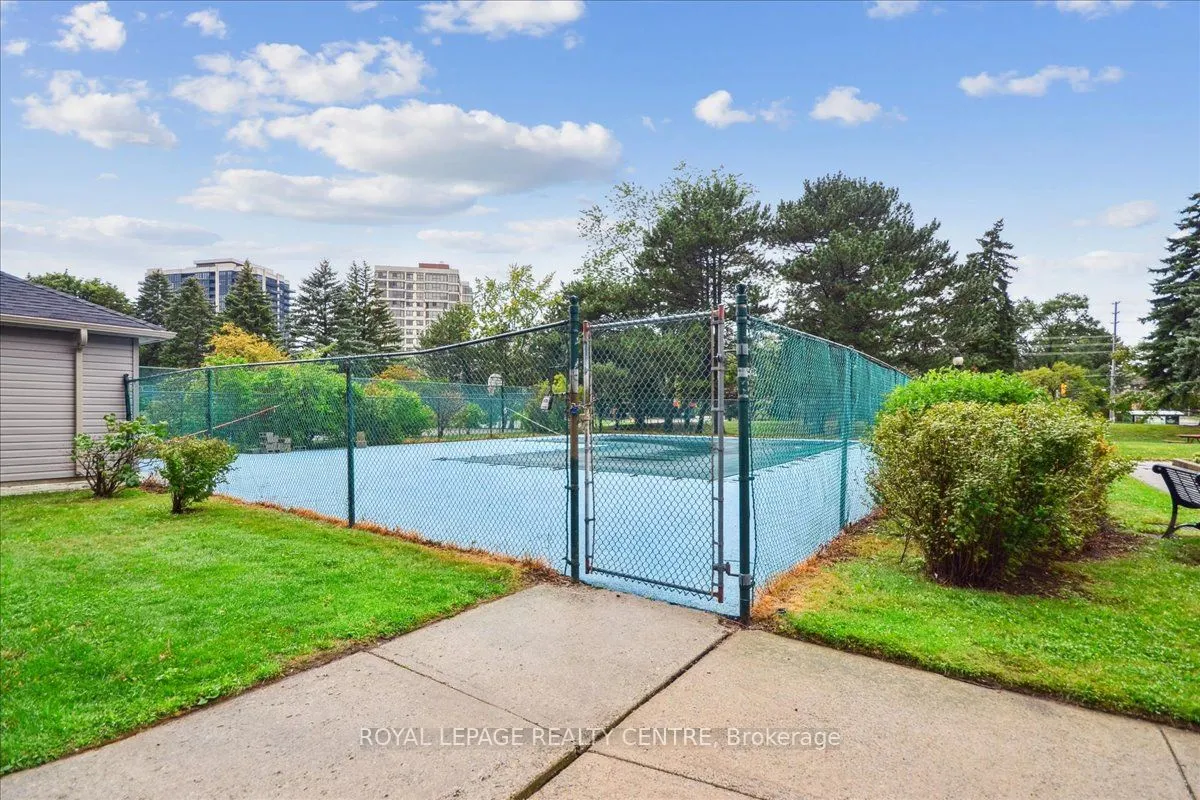 966 Inverhouse Drive, #907