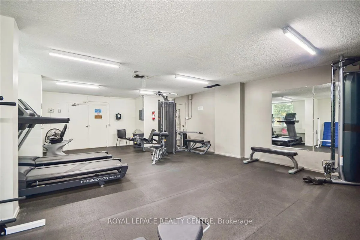 966 Inverhouse Drive, #907