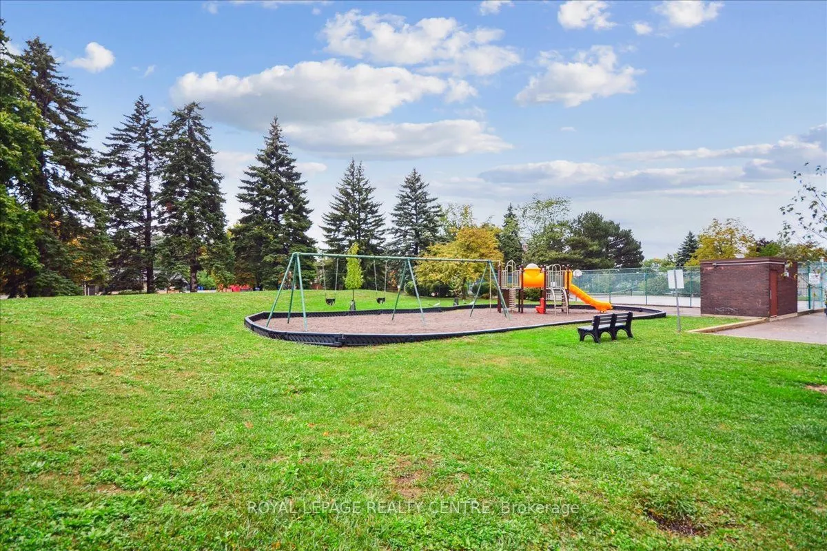 966 Inverhouse Drive, #907