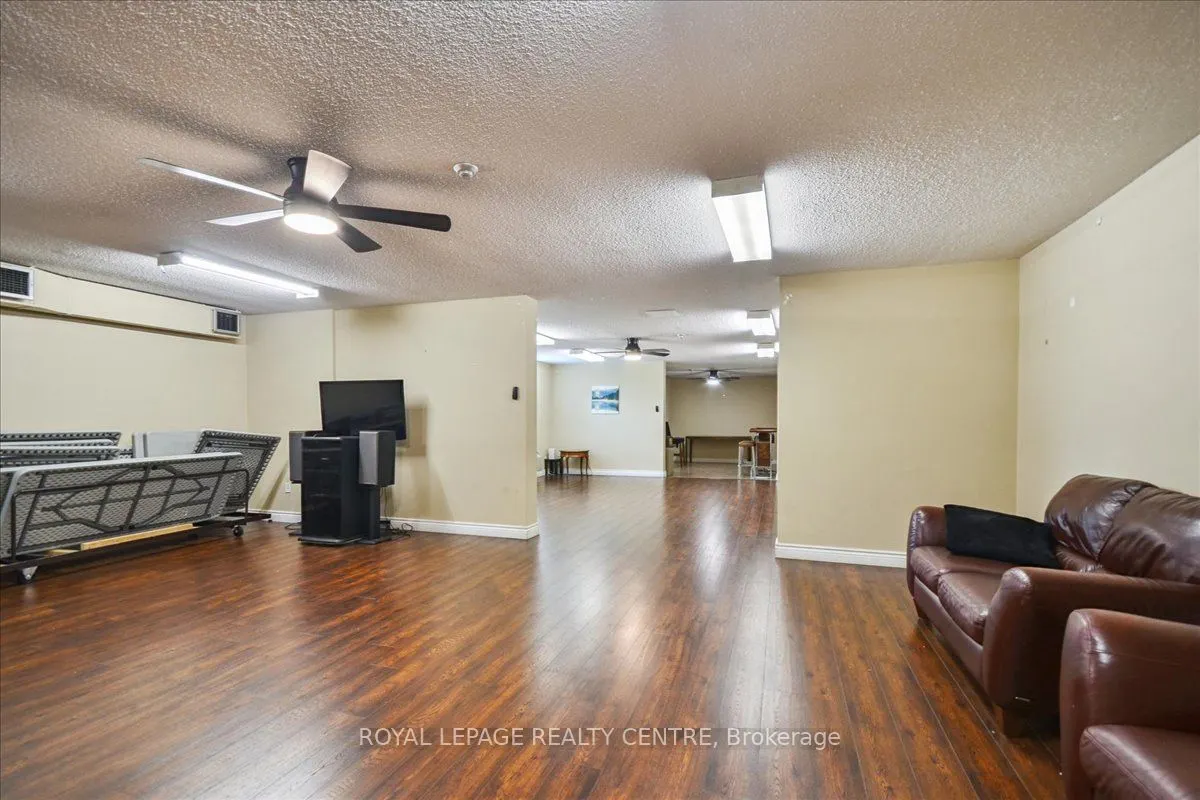 966 Inverhouse Drive, #907