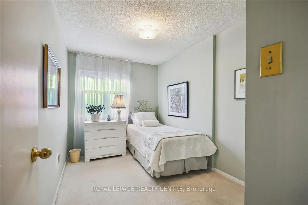 966 Inverhouse Drive, #907