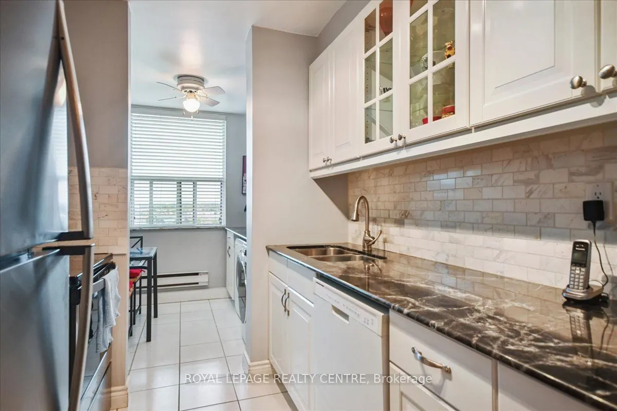 966 Inverhouse Drive, #907