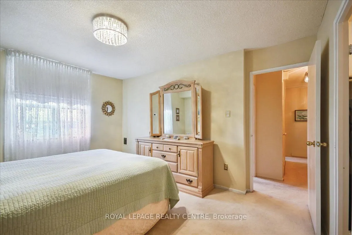 966 Inverhouse Drive, #907