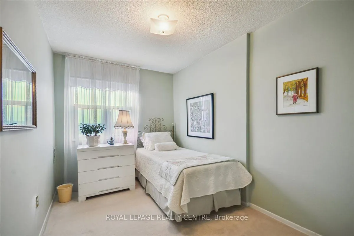 966 Inverhouse Drive, #907