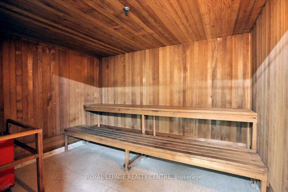 966 Inverhouse Drive, #907