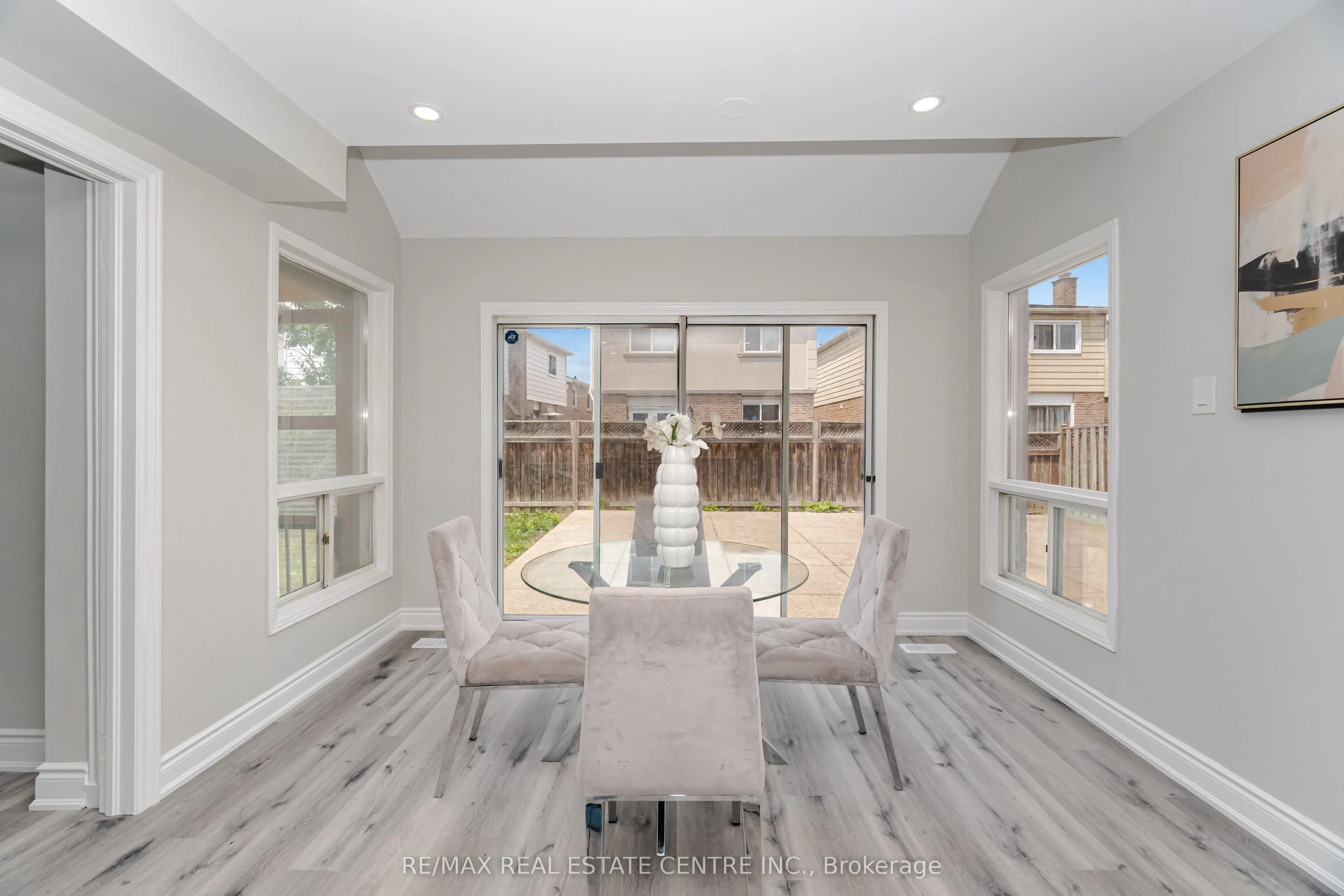 76 Moffatt Avenue