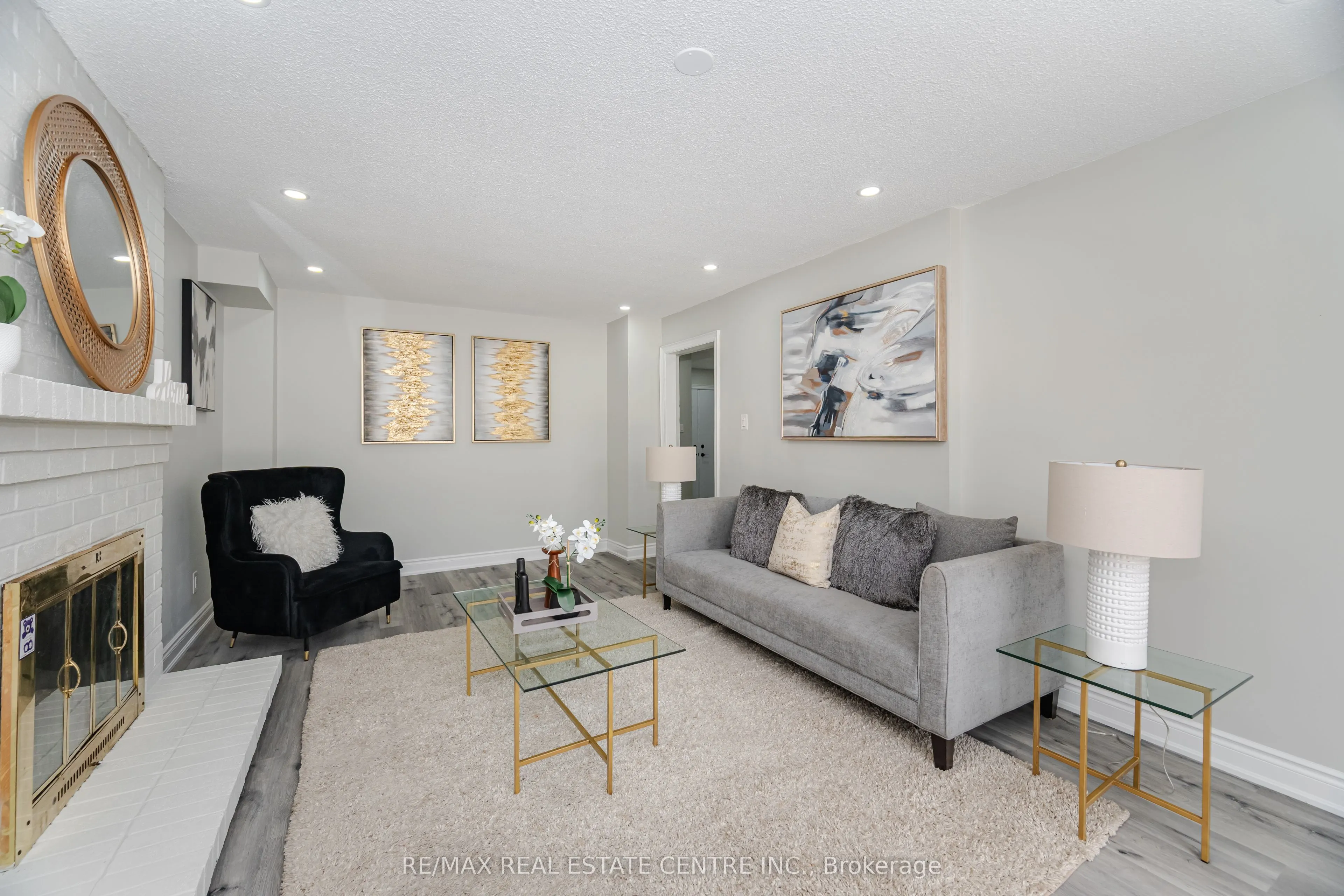 76 Moffatt Avenue