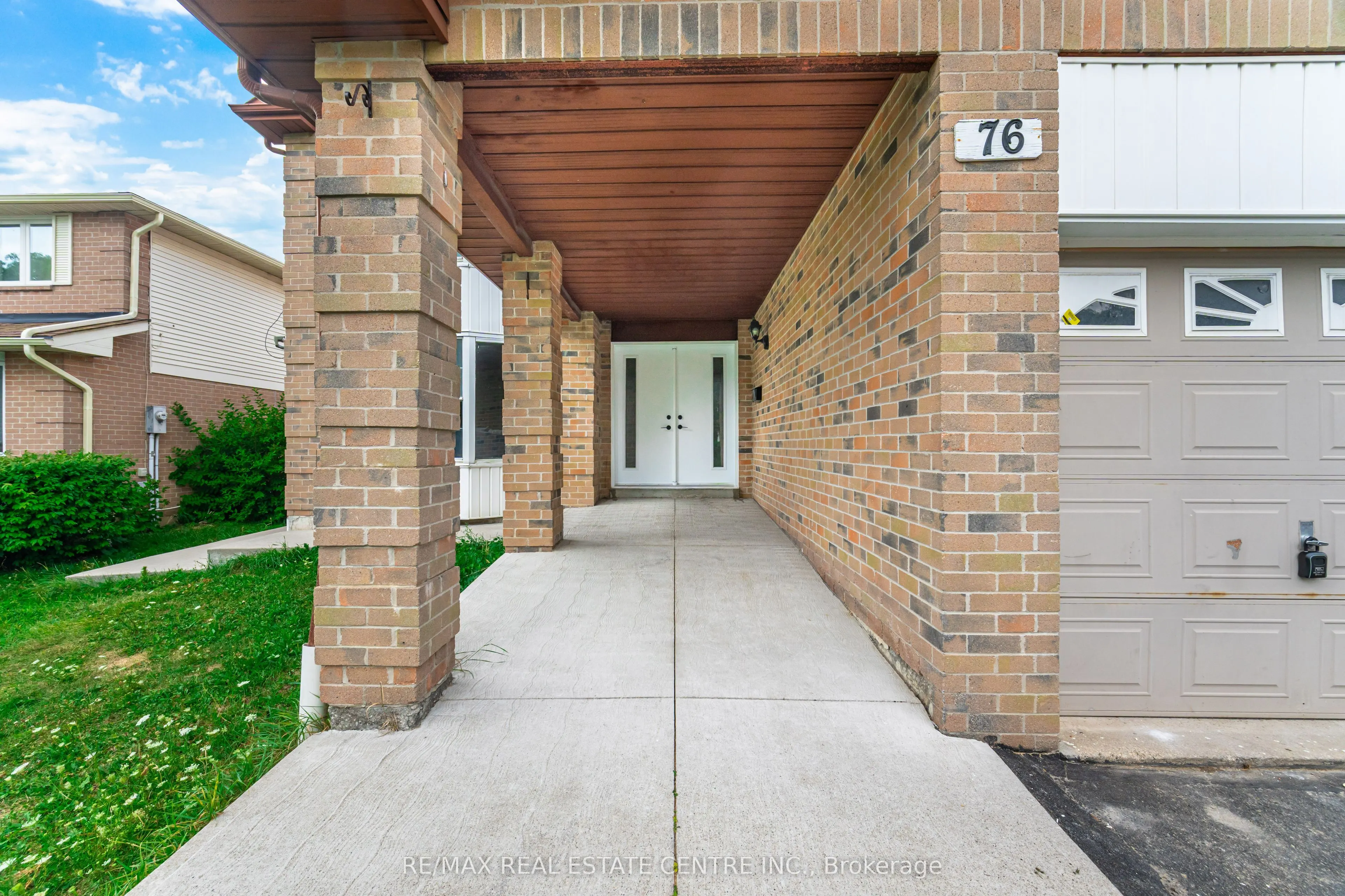 76 Moffatt Avenue