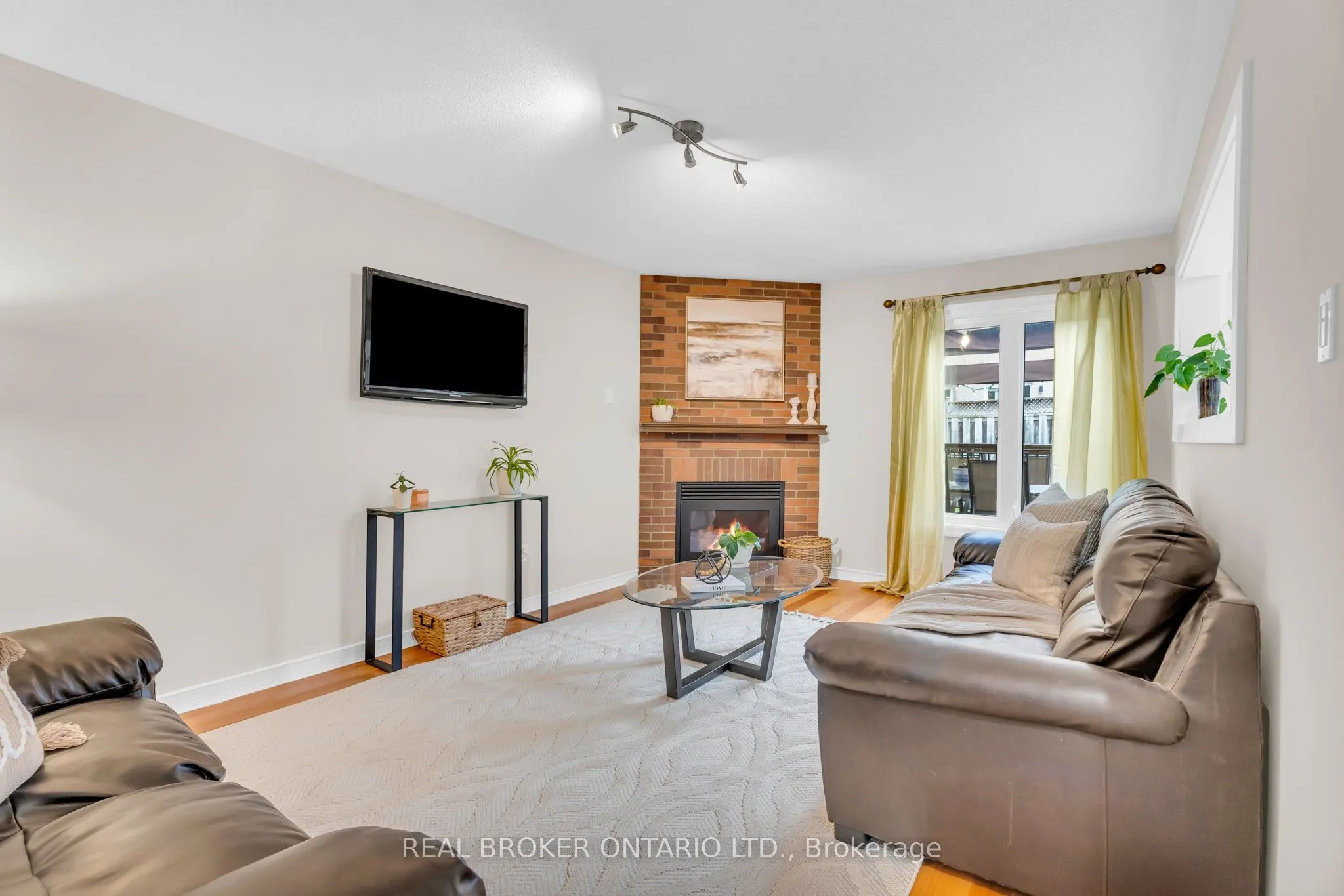 309 Howard Crescent