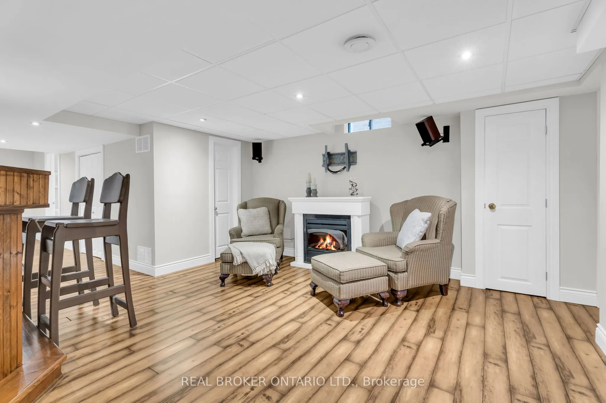 309 Howard Crescent