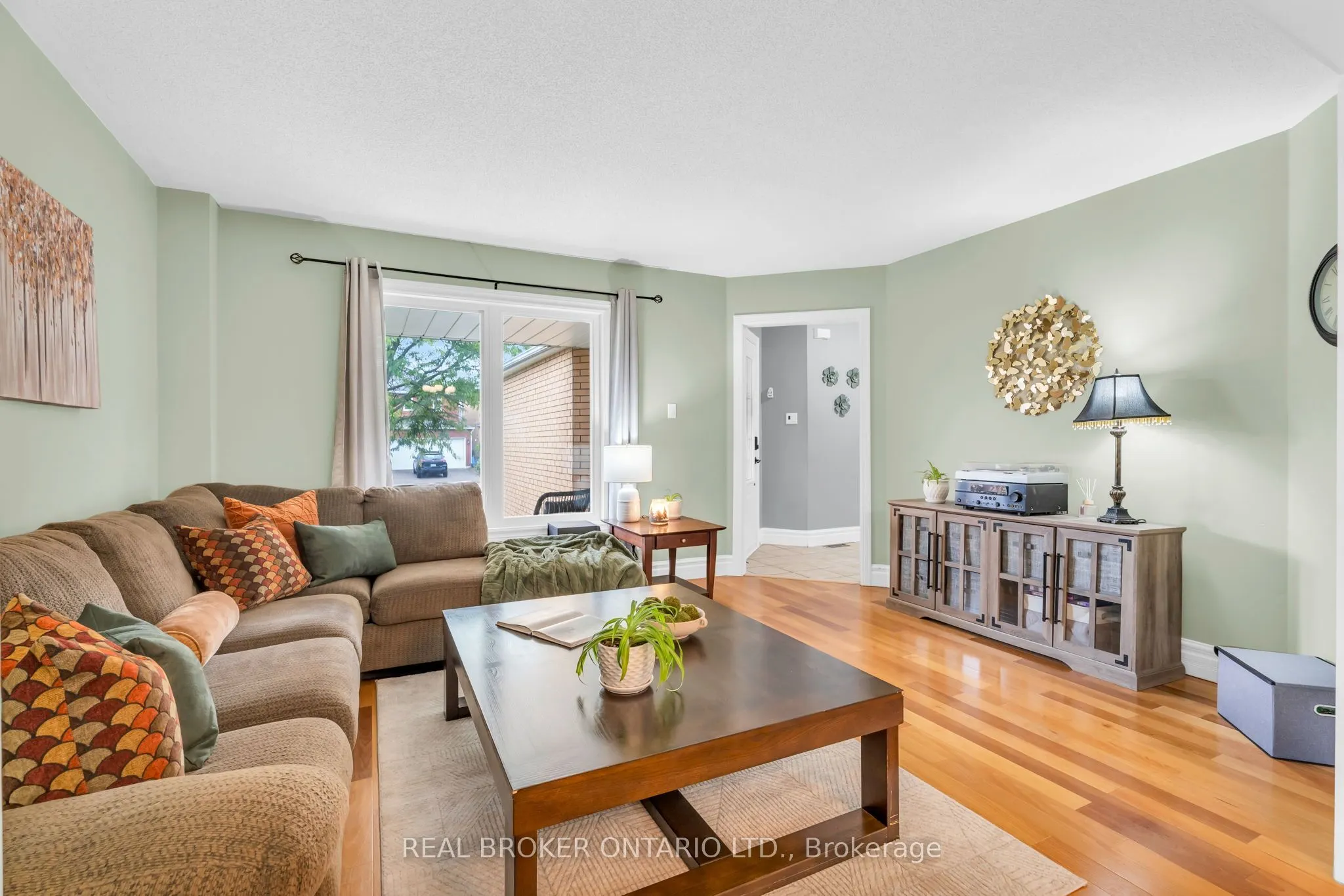 309 Howard Crescent
