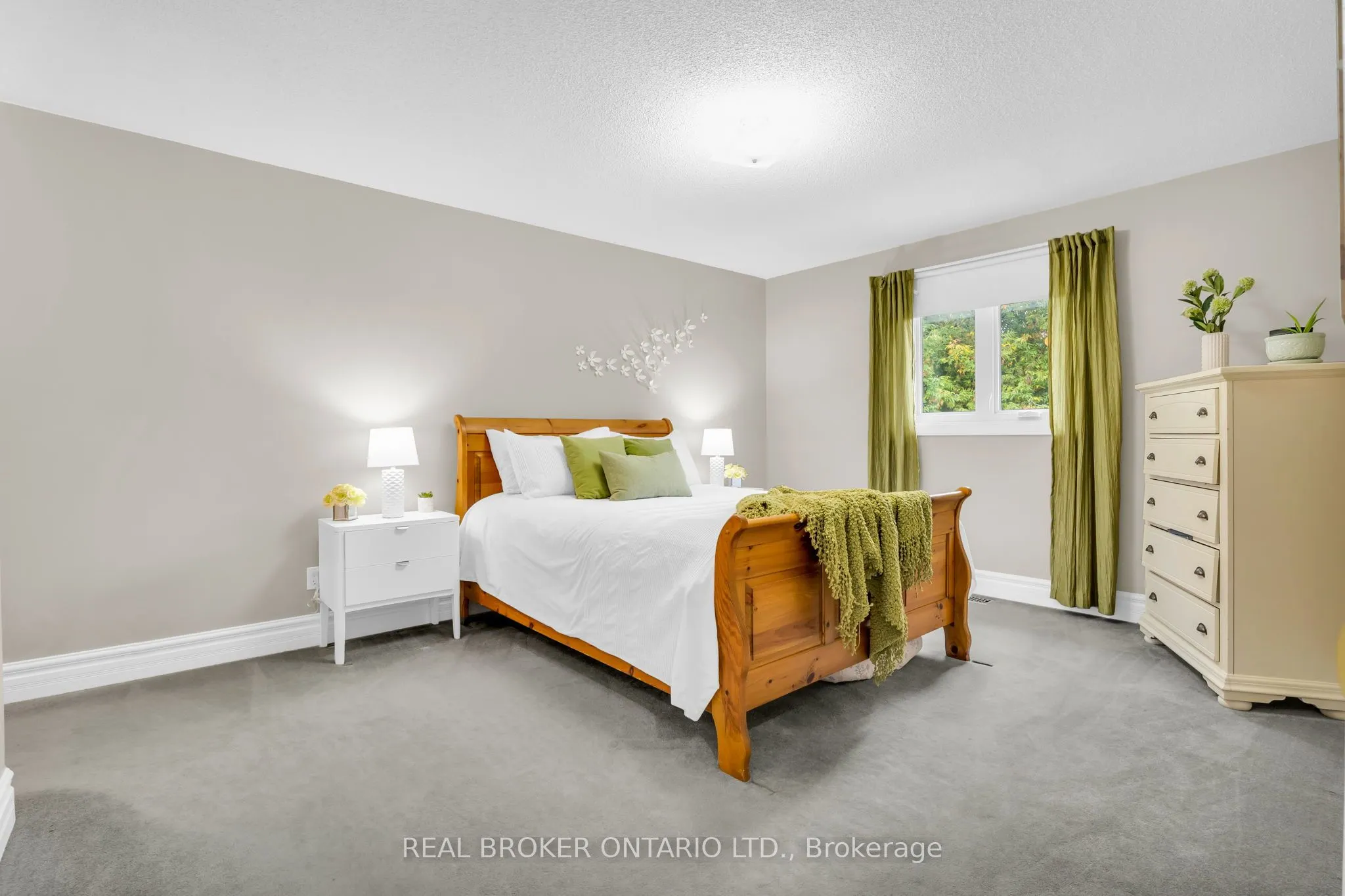 309 Howard Crescent
