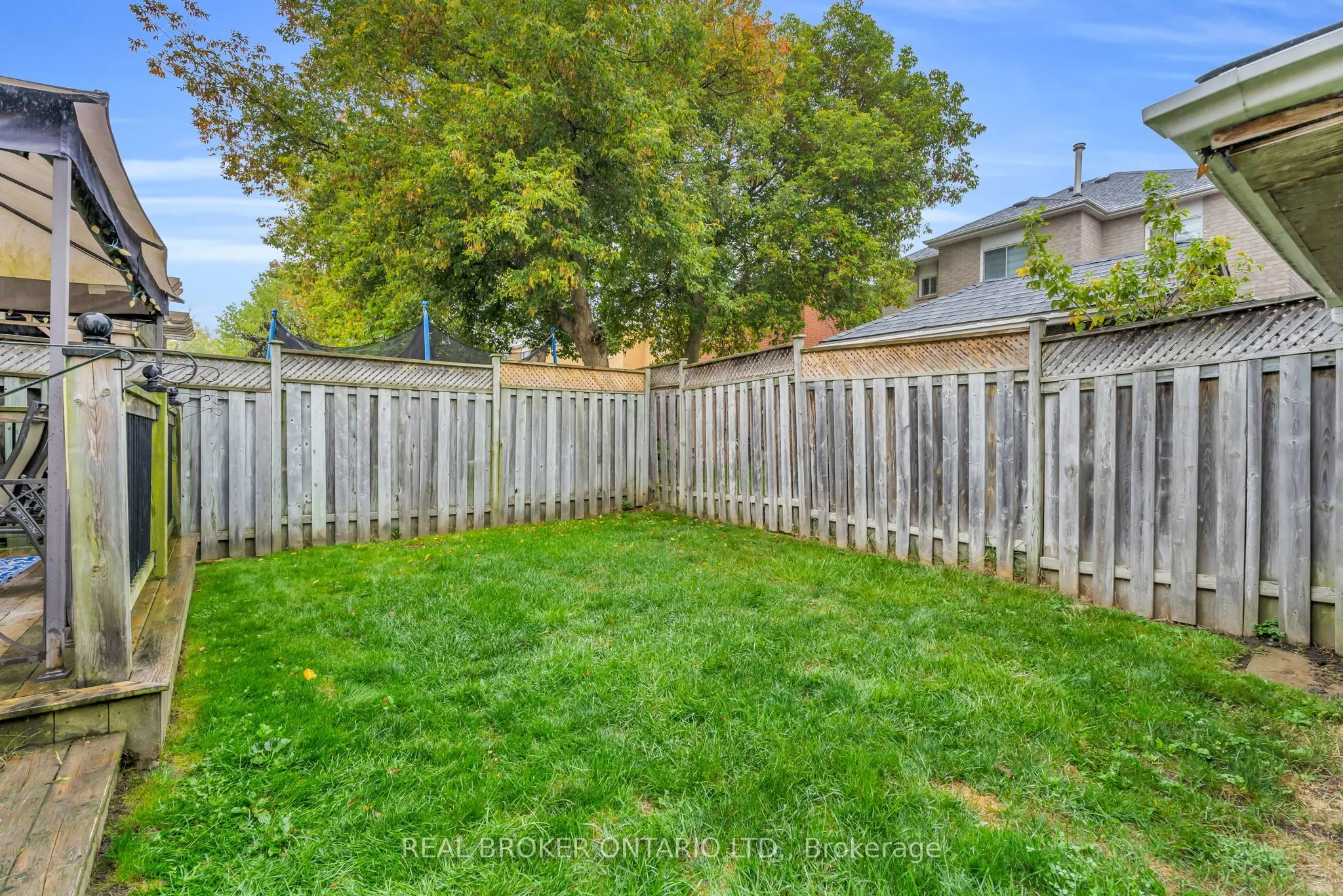 309 Howard Crescent