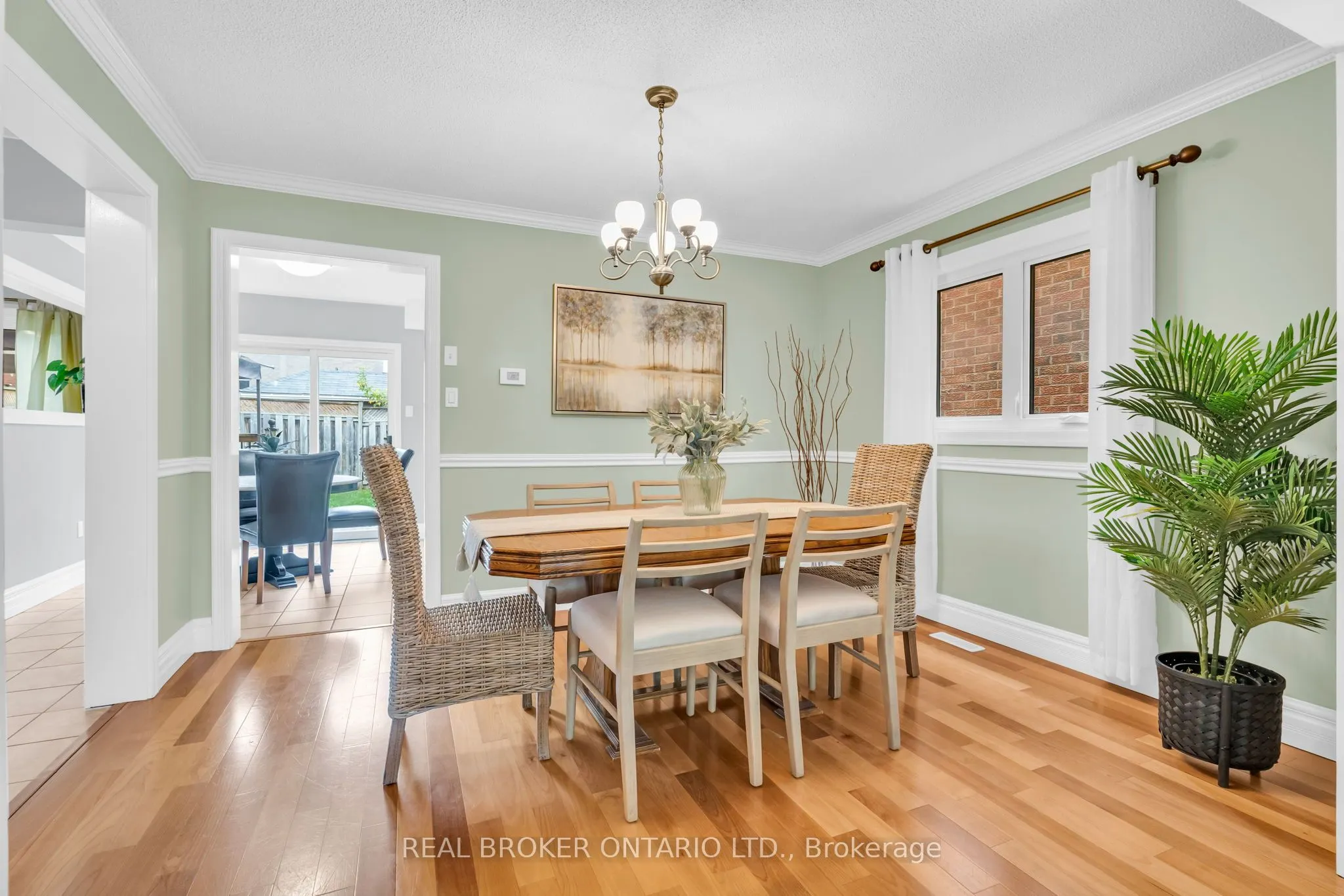 309 Howard Crescent