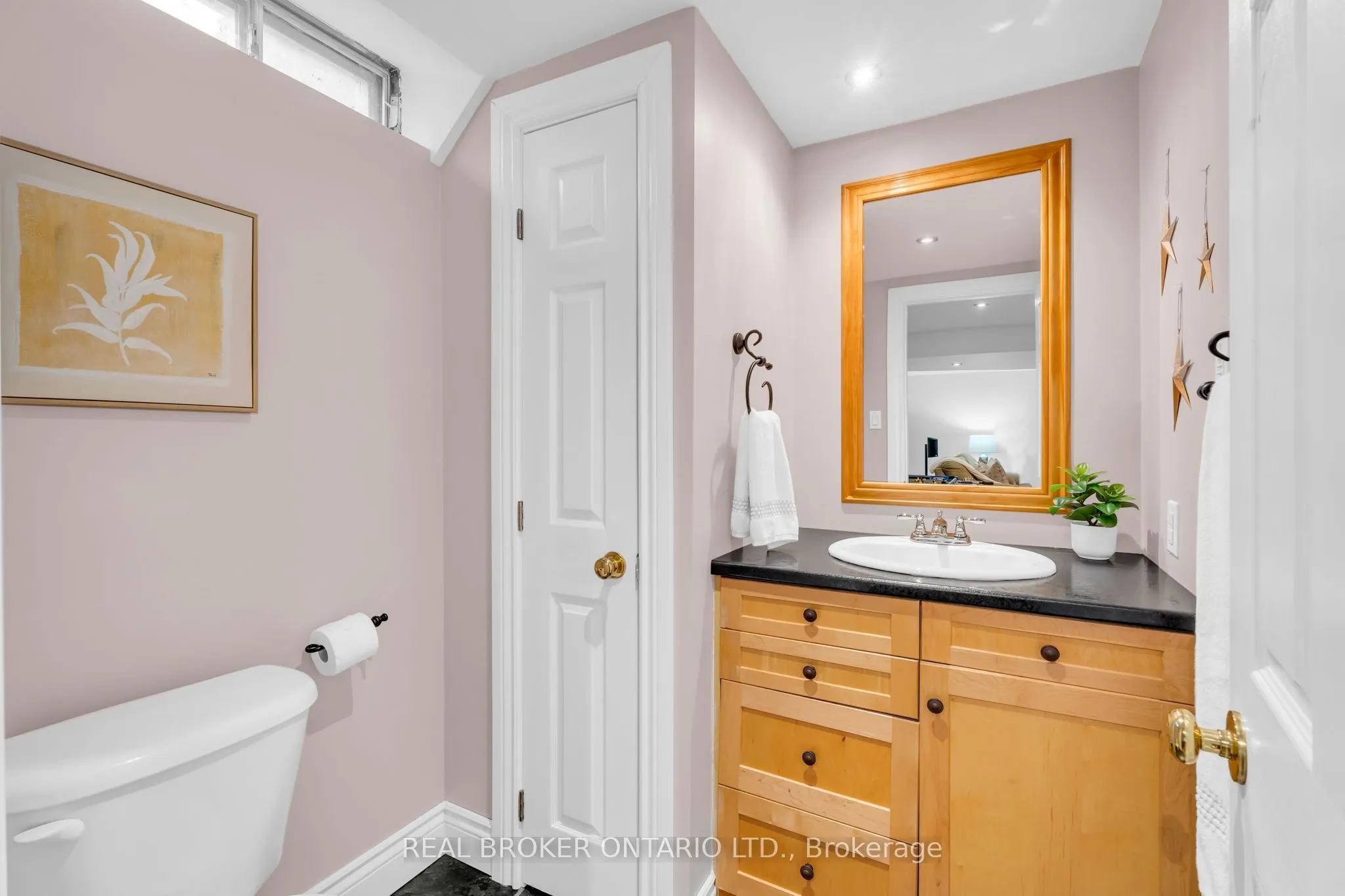 309 Howard Crescent