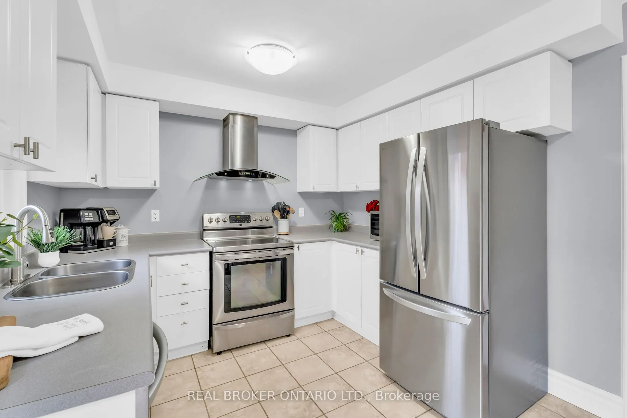 309 Howard Crescent
