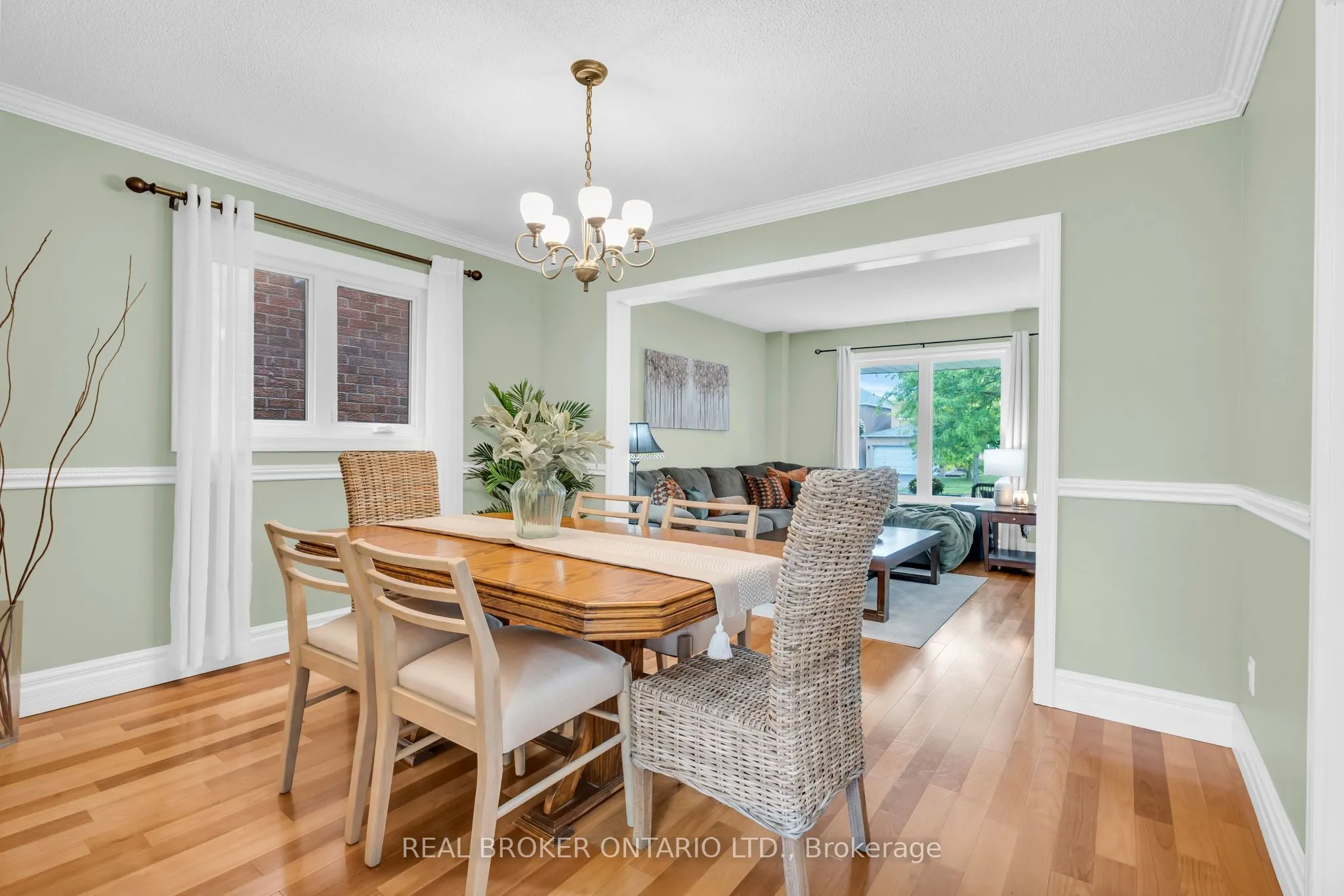 309 Howard Crescent