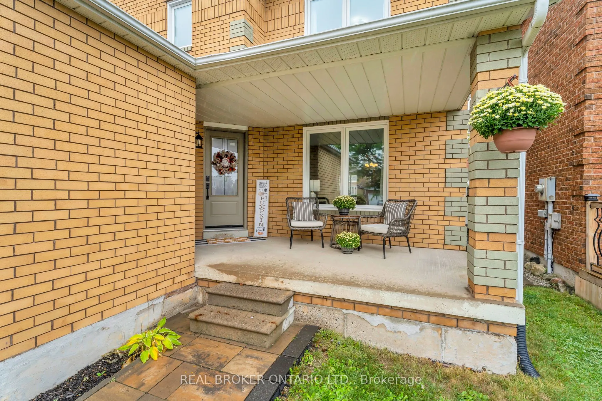 309 Howard Crescent