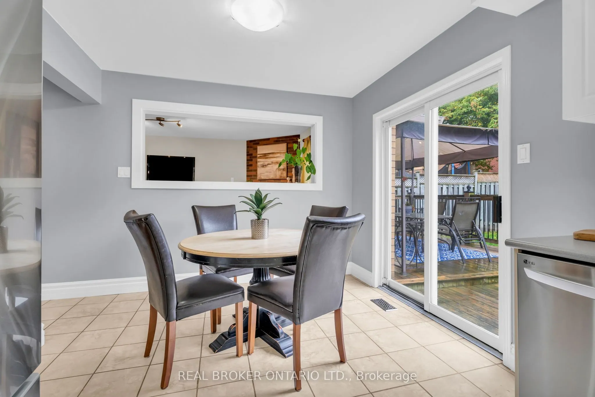 309 Howard Crescent