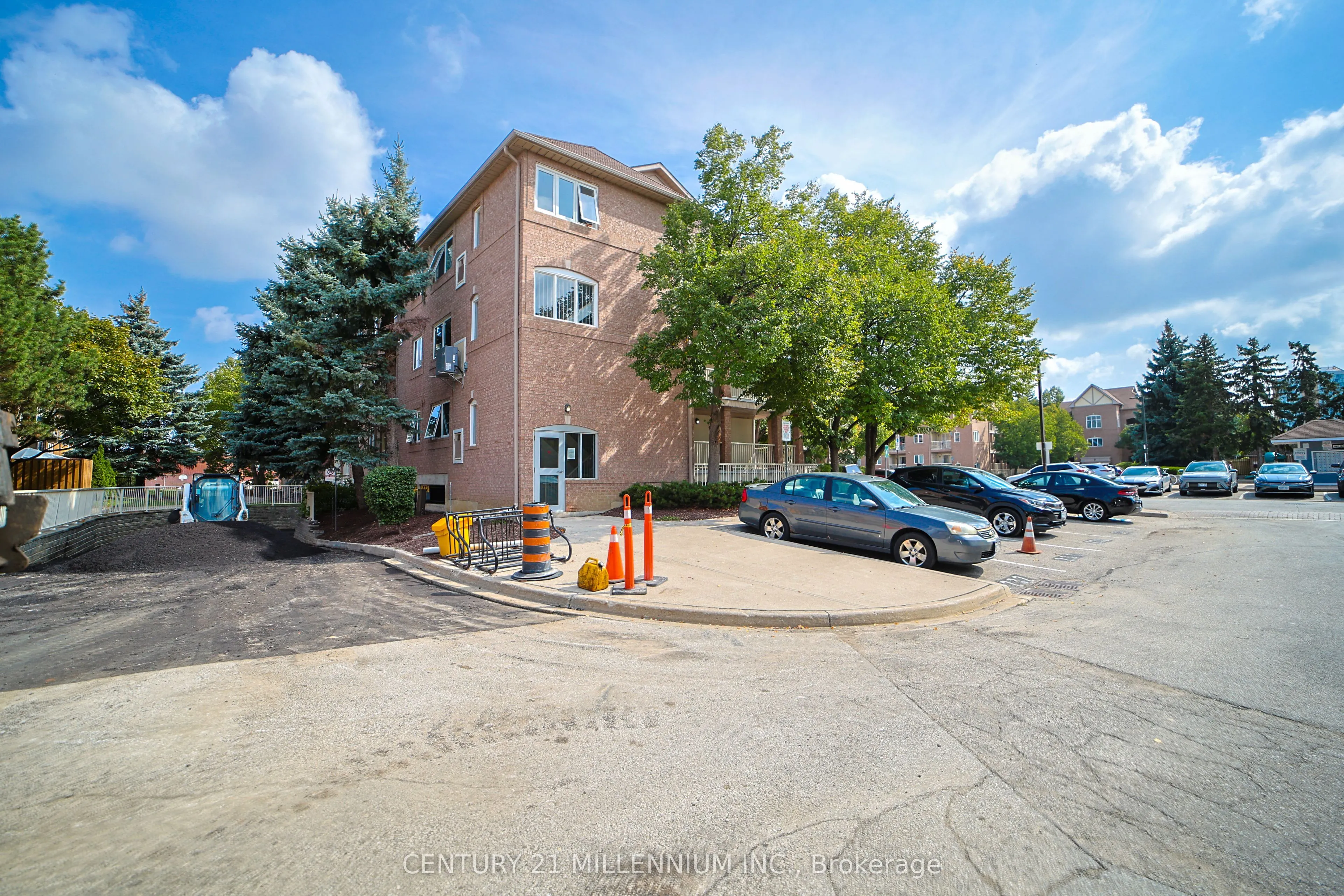 85 Bristol Road E, #164
