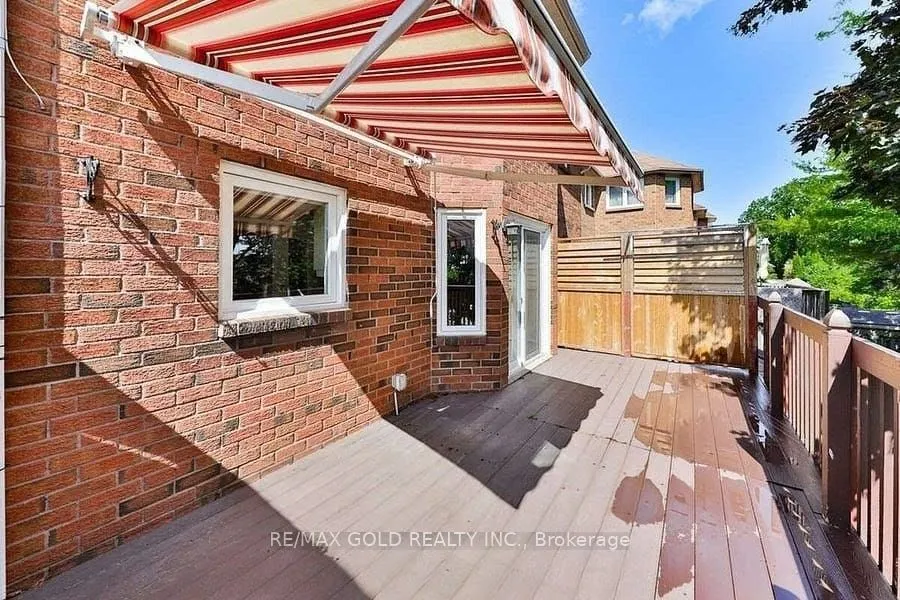 5275 Thornwood Drive