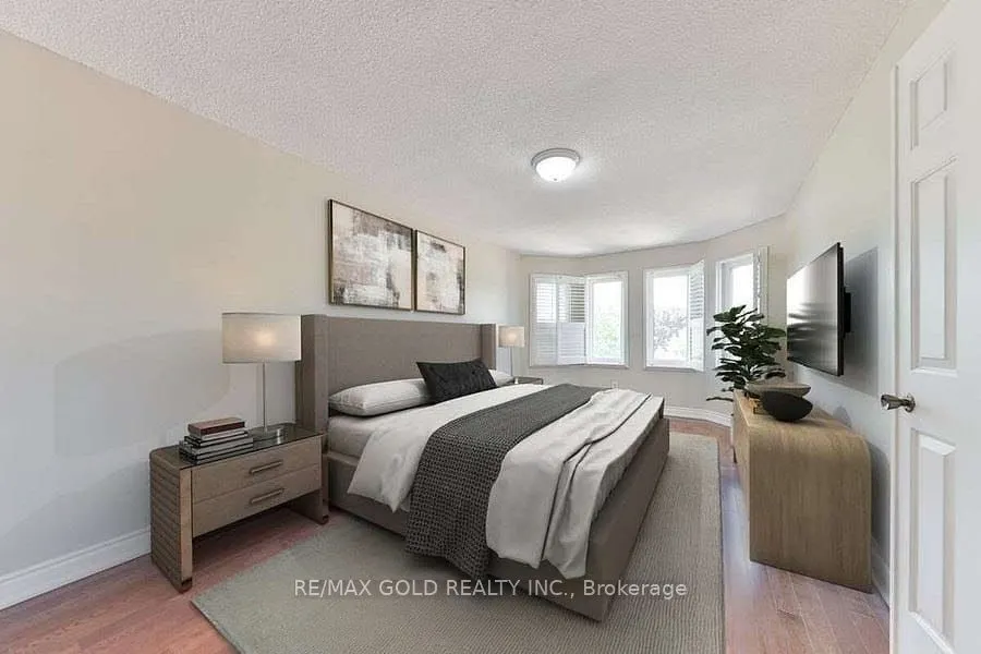 5275 Thornwood Drive