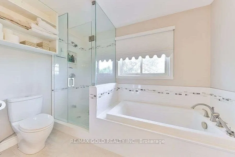 5275 Thornwood Drive