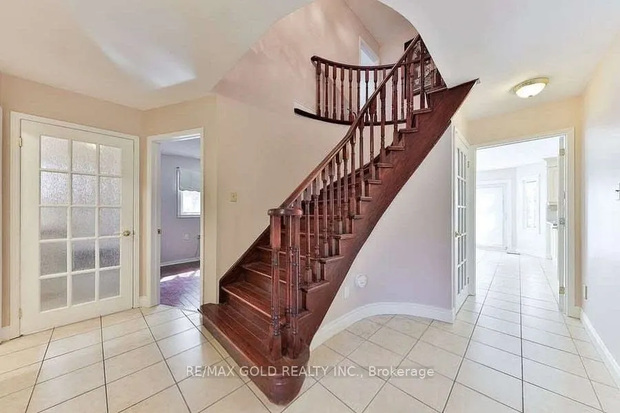 5275 Thornwood Drive